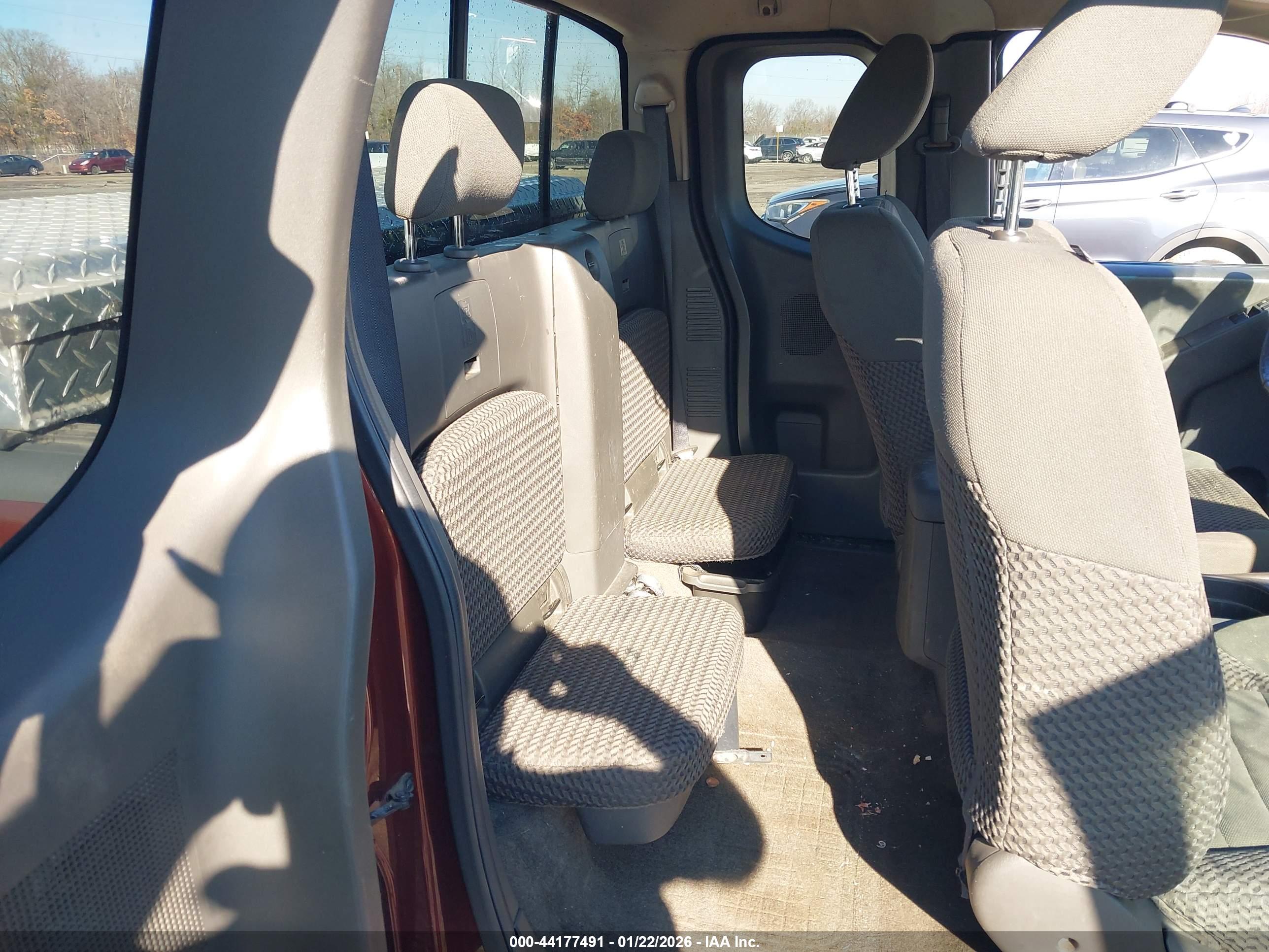 NISSAN FRONTIER image 8