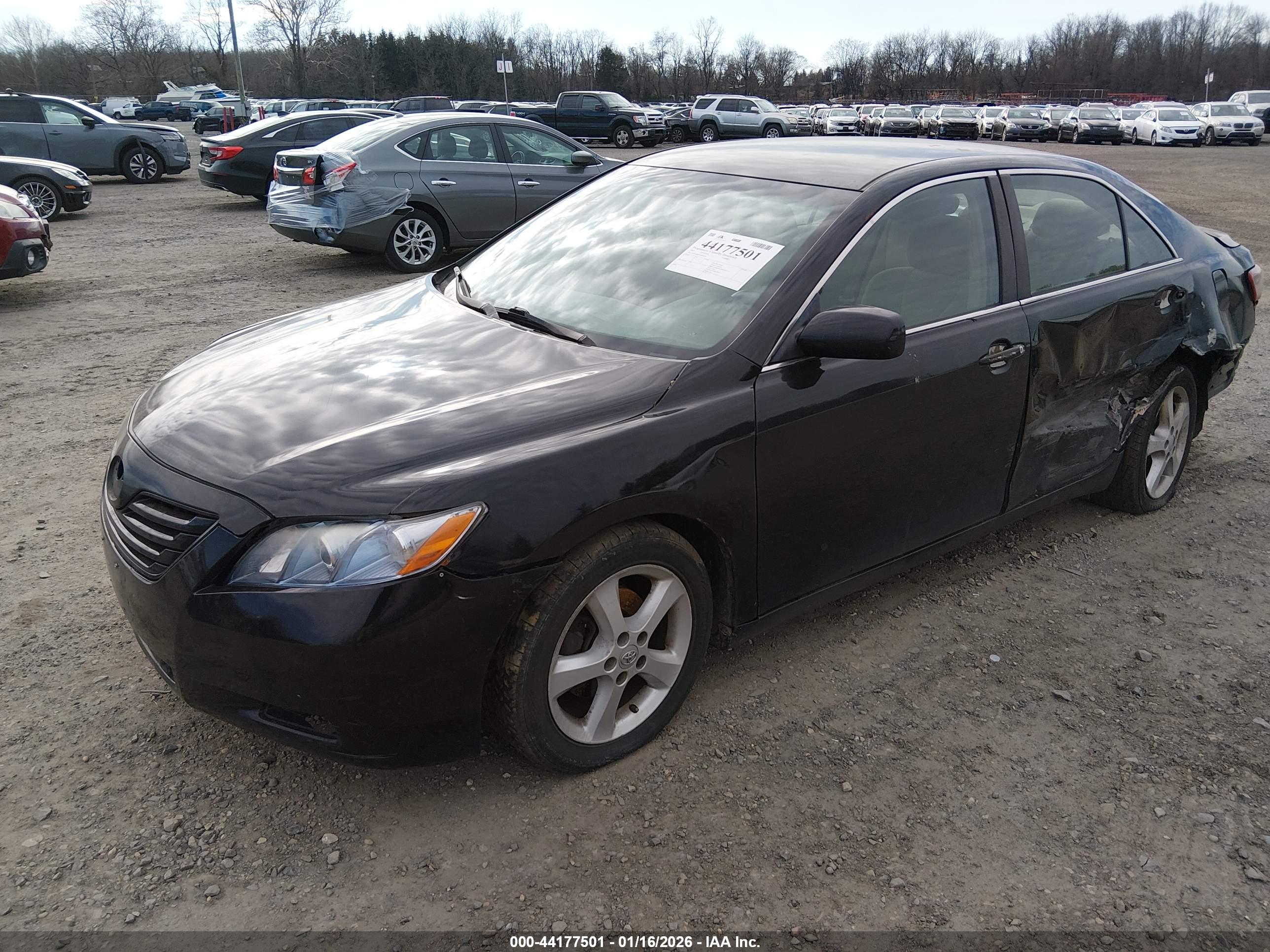 TOYOTA CAMRY image 2