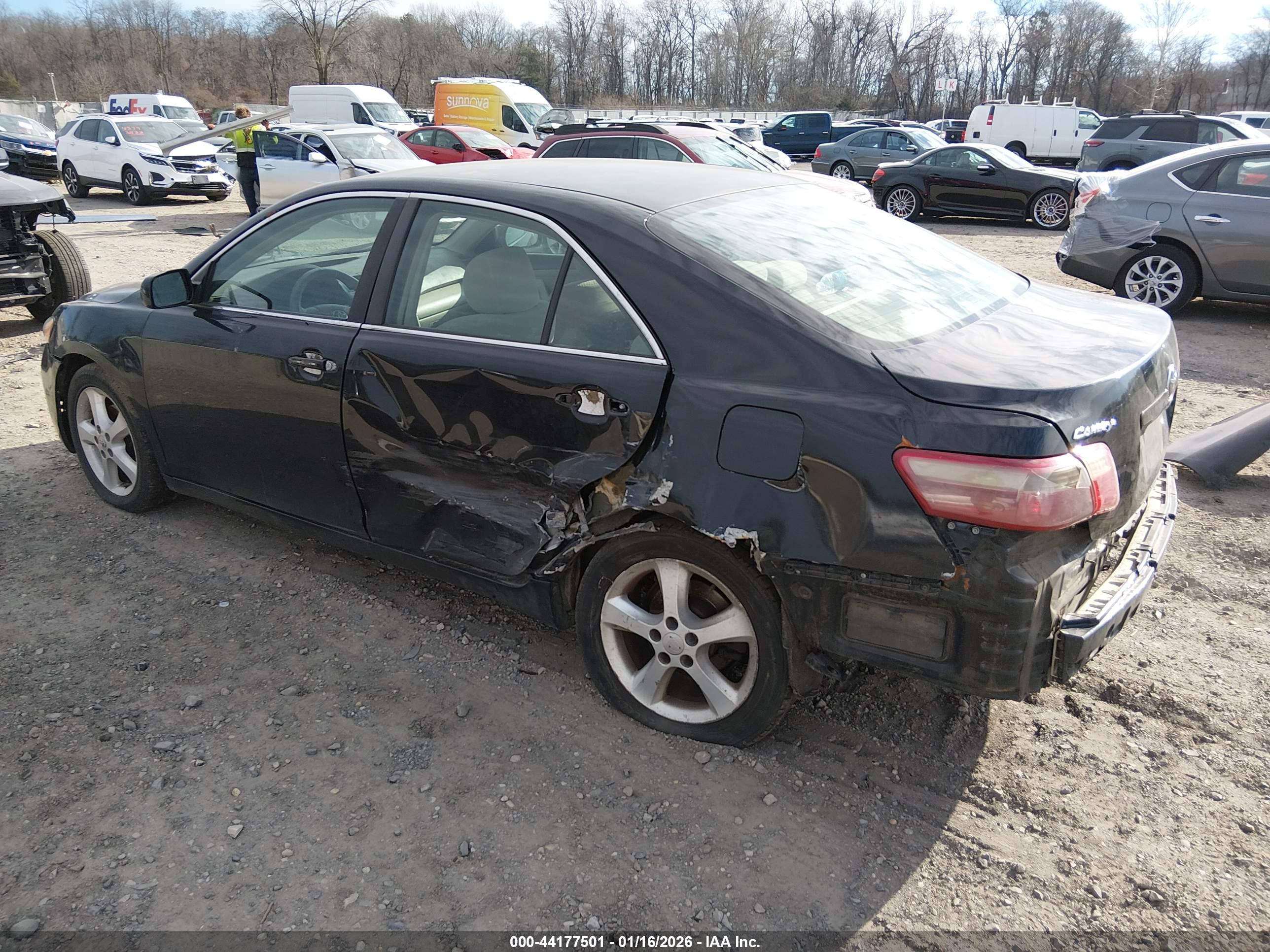 TOYOTA CAMRY image 3