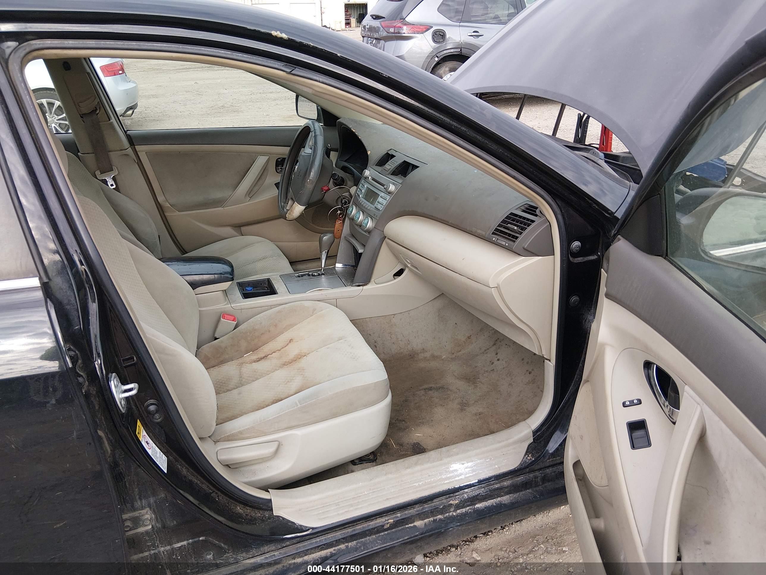 TOYOTA CAMRY image 5