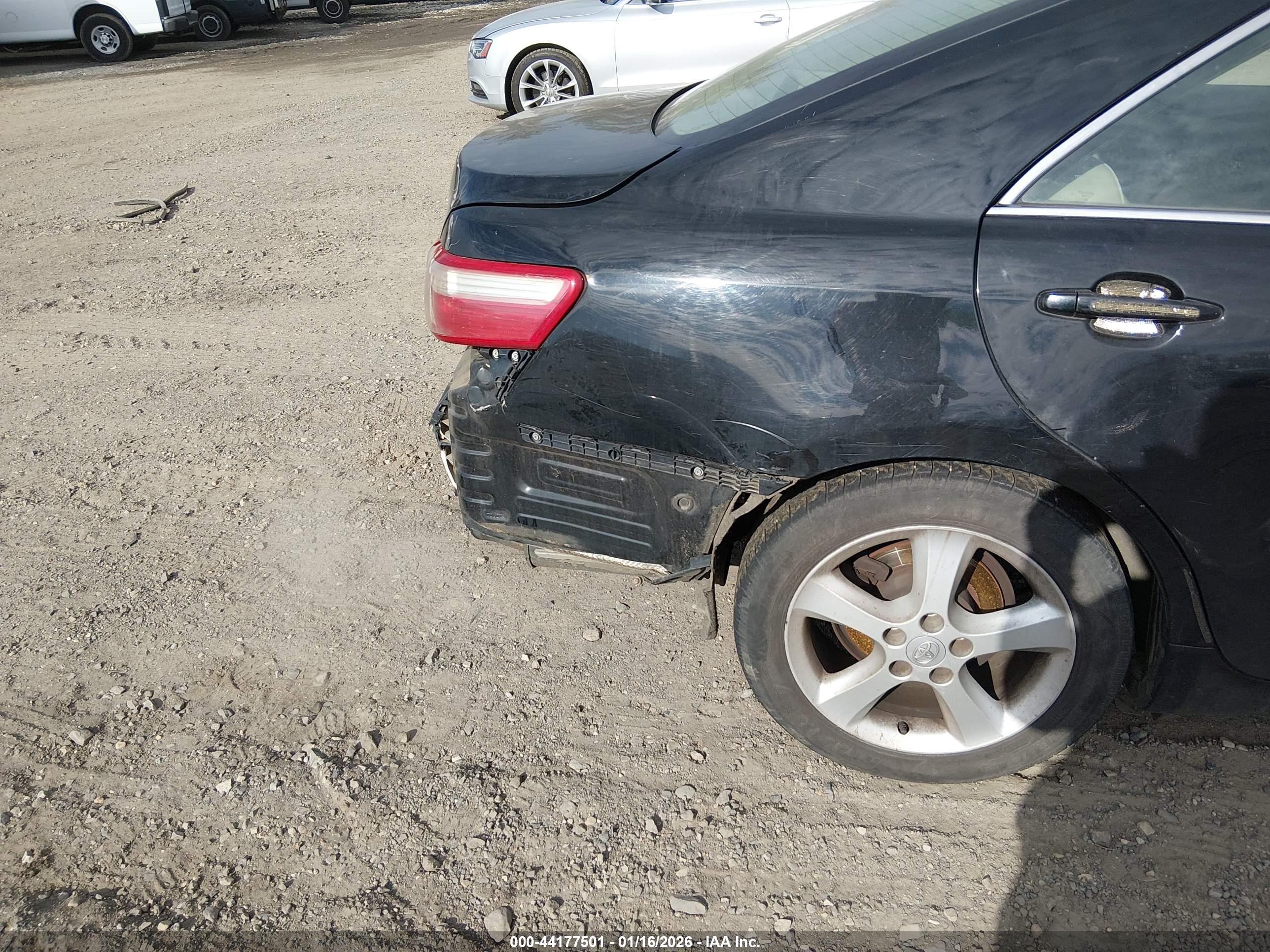 TOYOTA CAMRY image 6