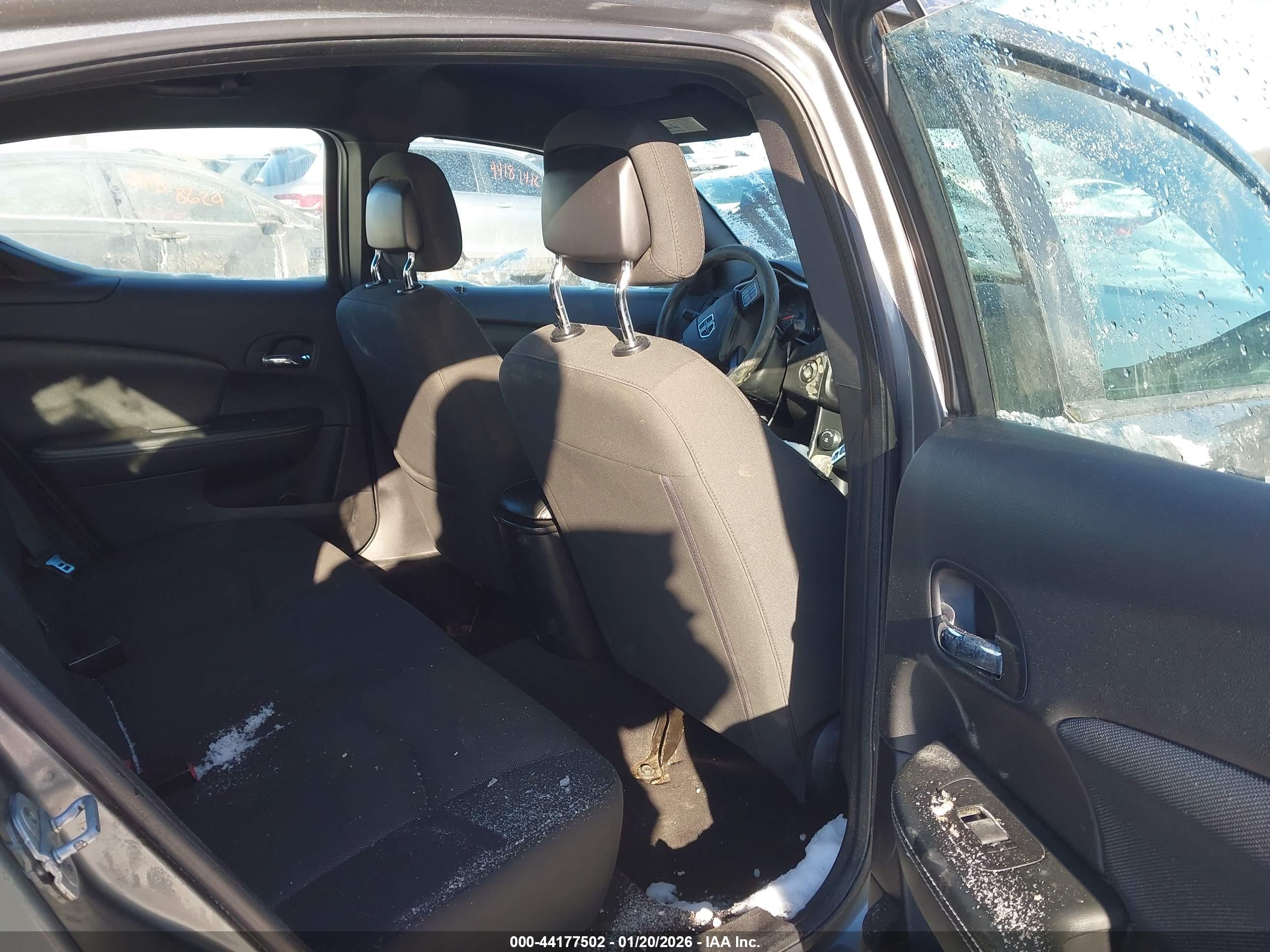 DODGE AVENGER image 8