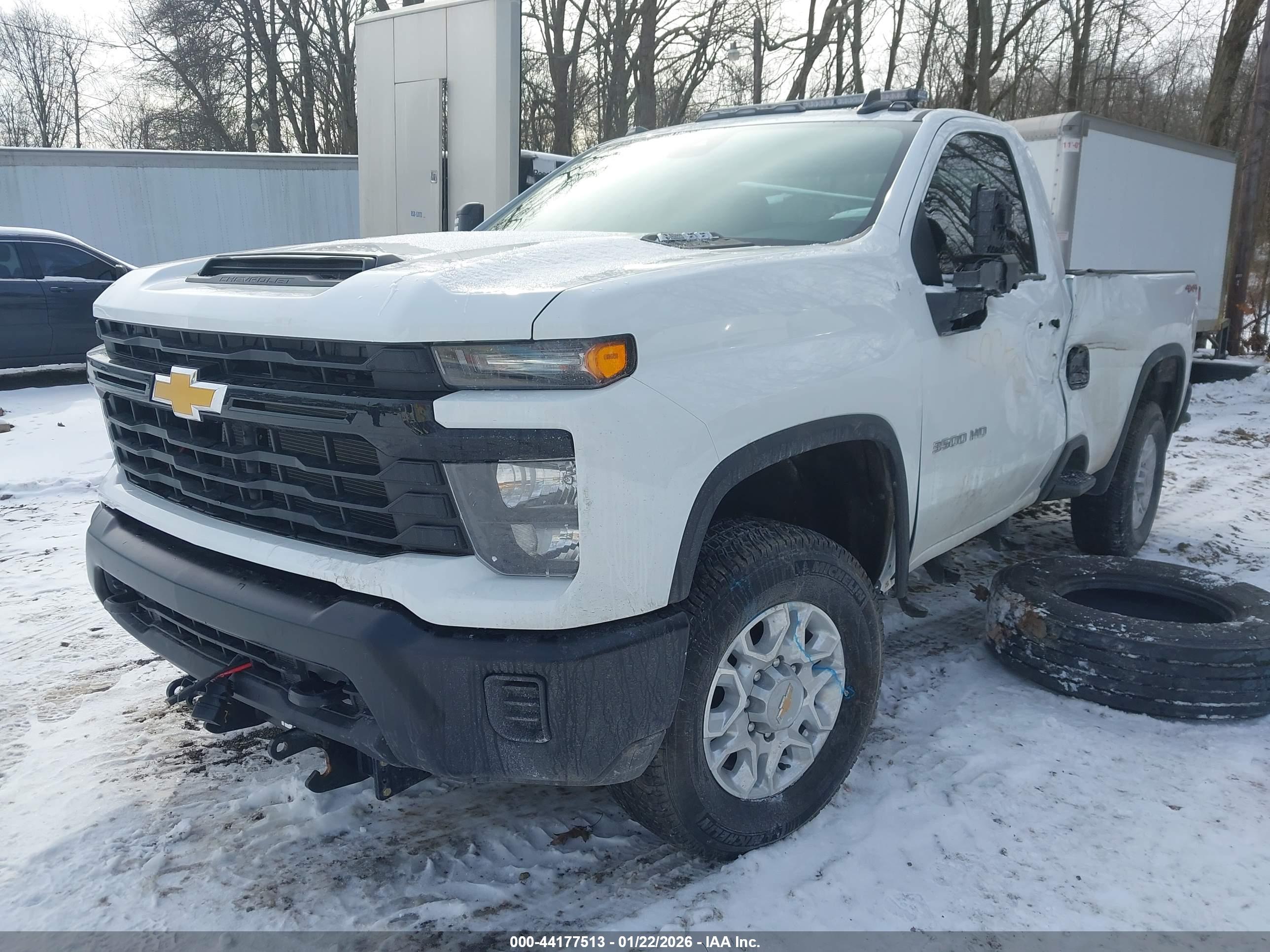 CHEVROLET SILVERADO image 2