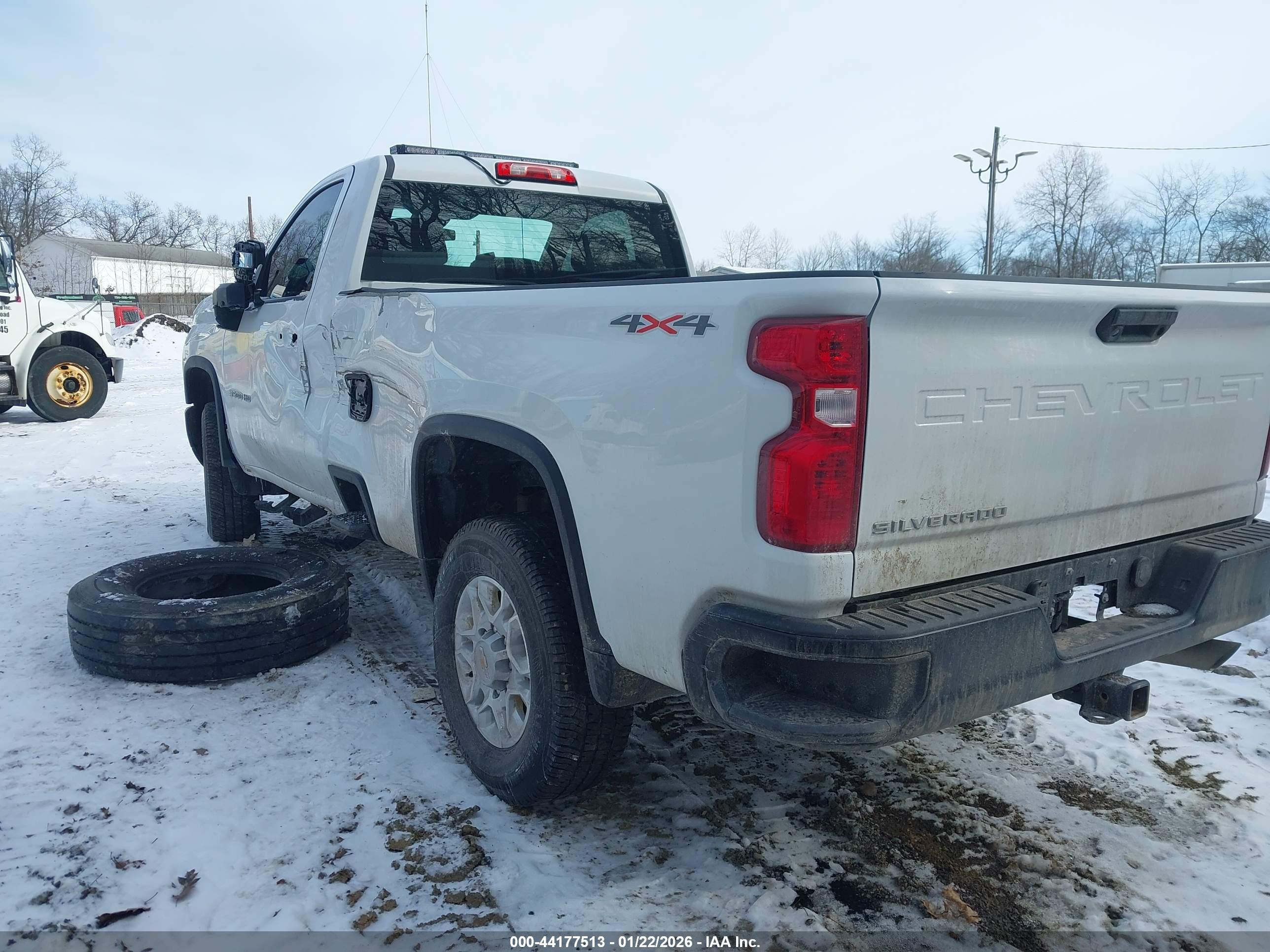 CHEVROLET SILVERADO image 3