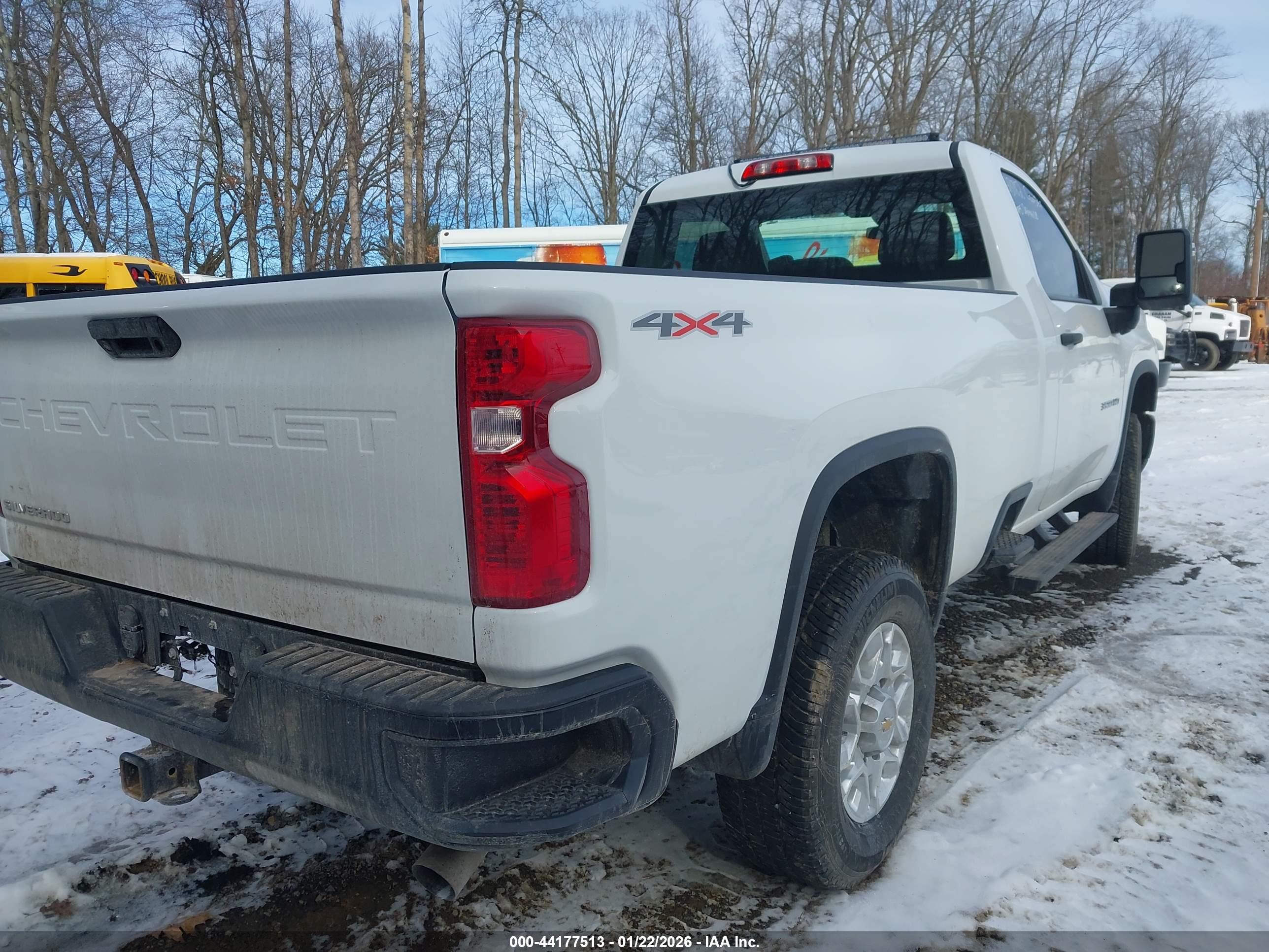 CHEVROLET SILVERADO image 4