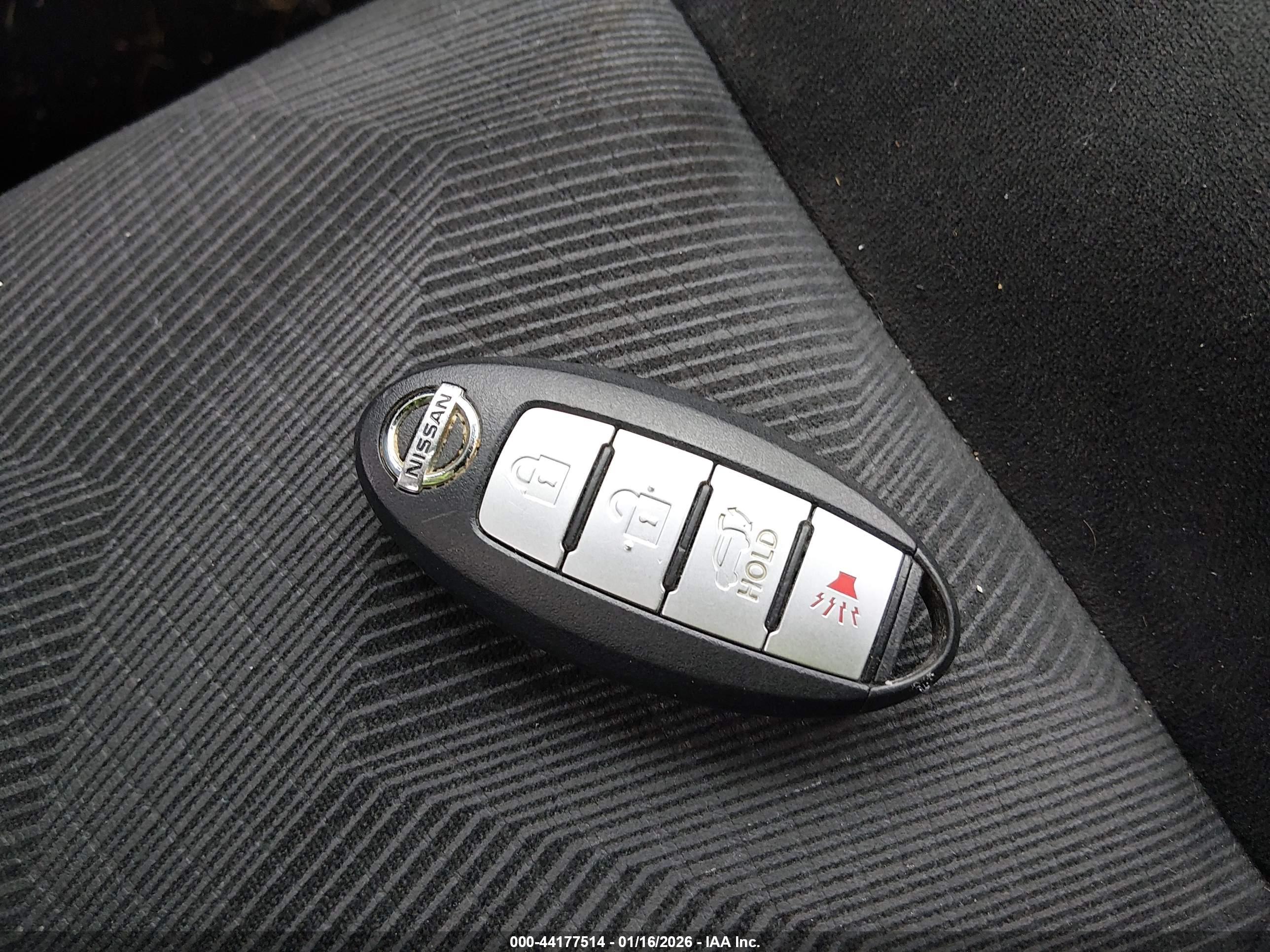 NISSAN ROGUE image 11