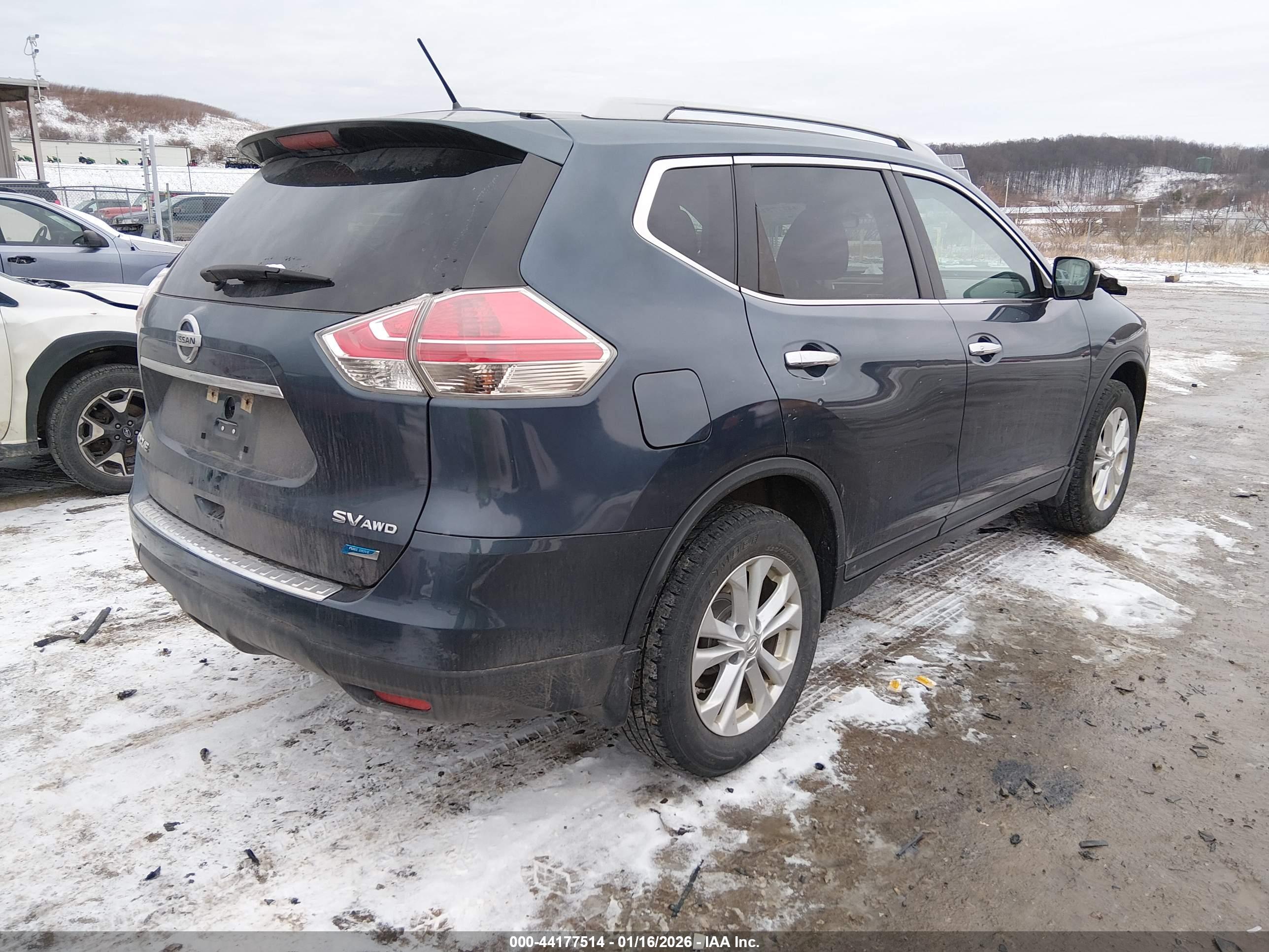 NISSAN ROGUE image 4