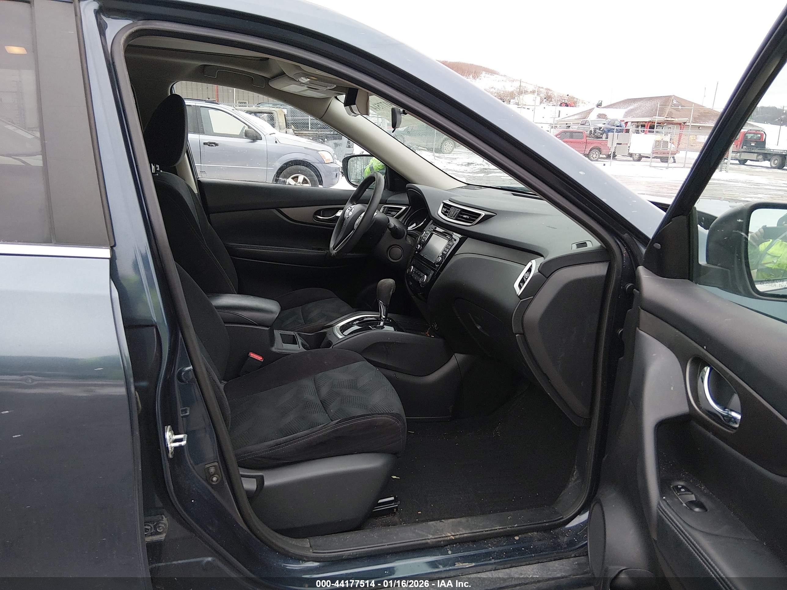 NISSAN ROGUE image 5