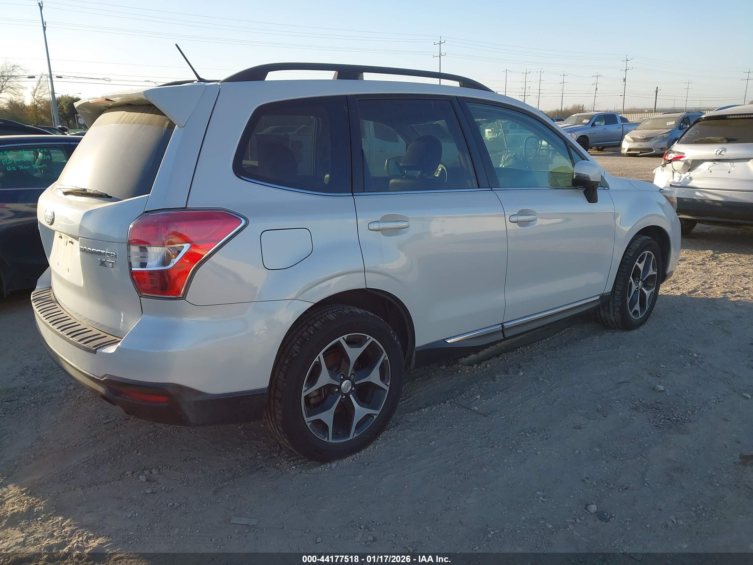SUBARU FORESTER image 4