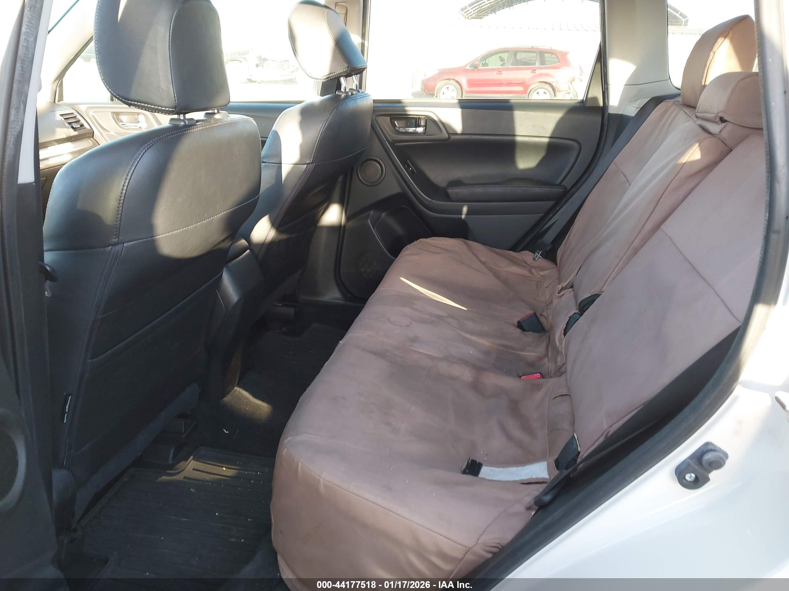 SUBARU FORESTER image 8