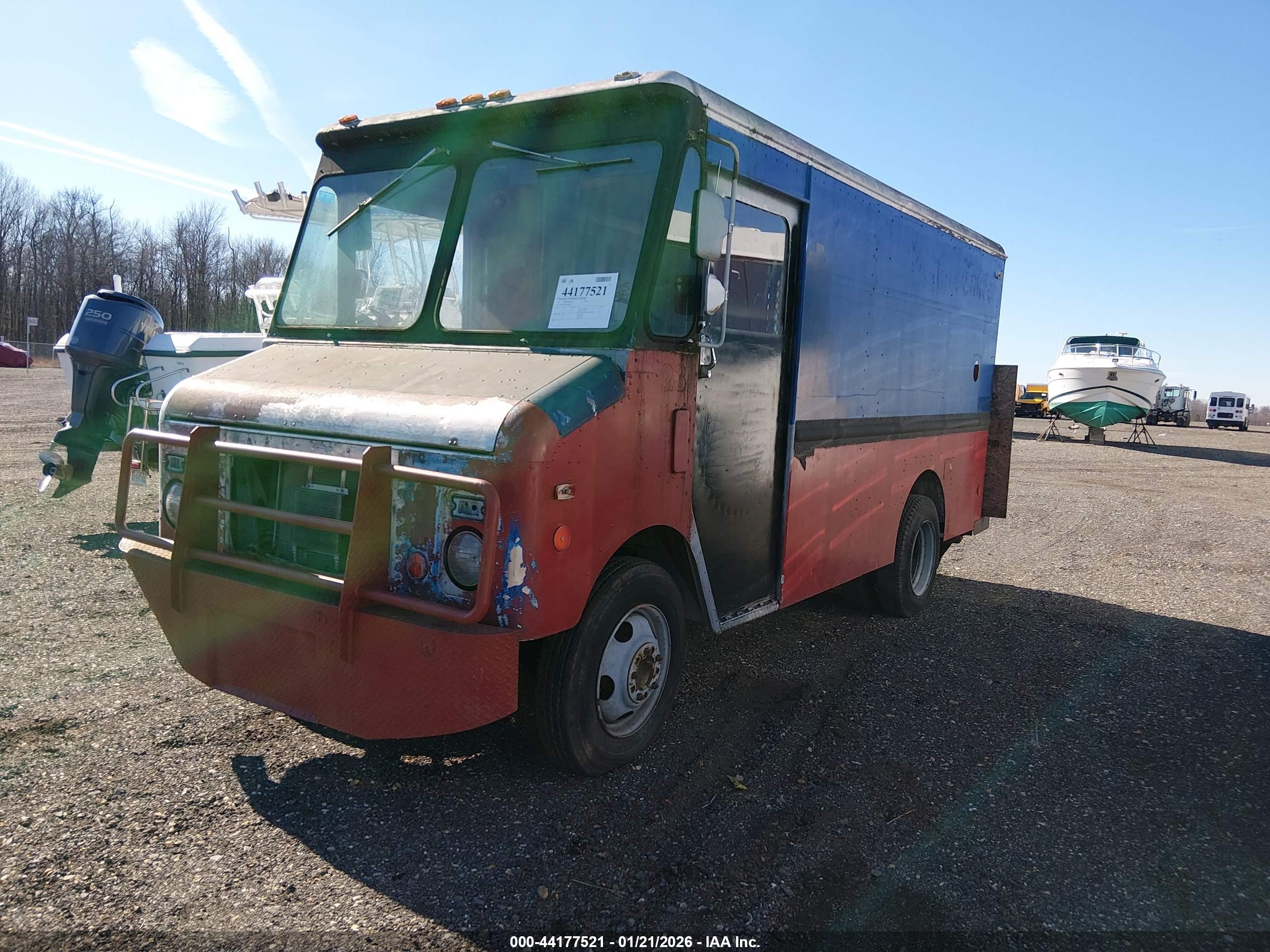 GMC FORWARD image 2