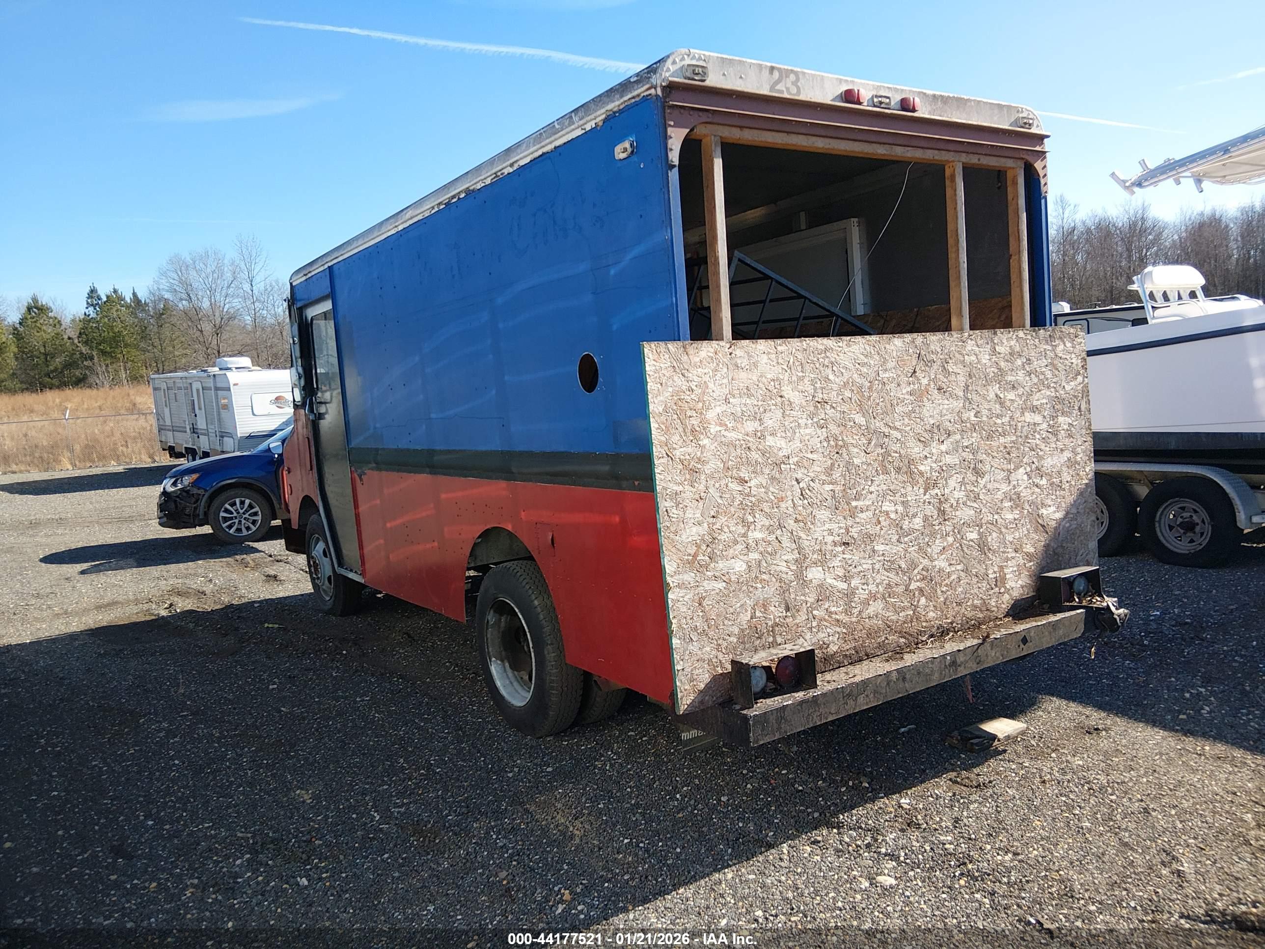GMC FORWARD image 3