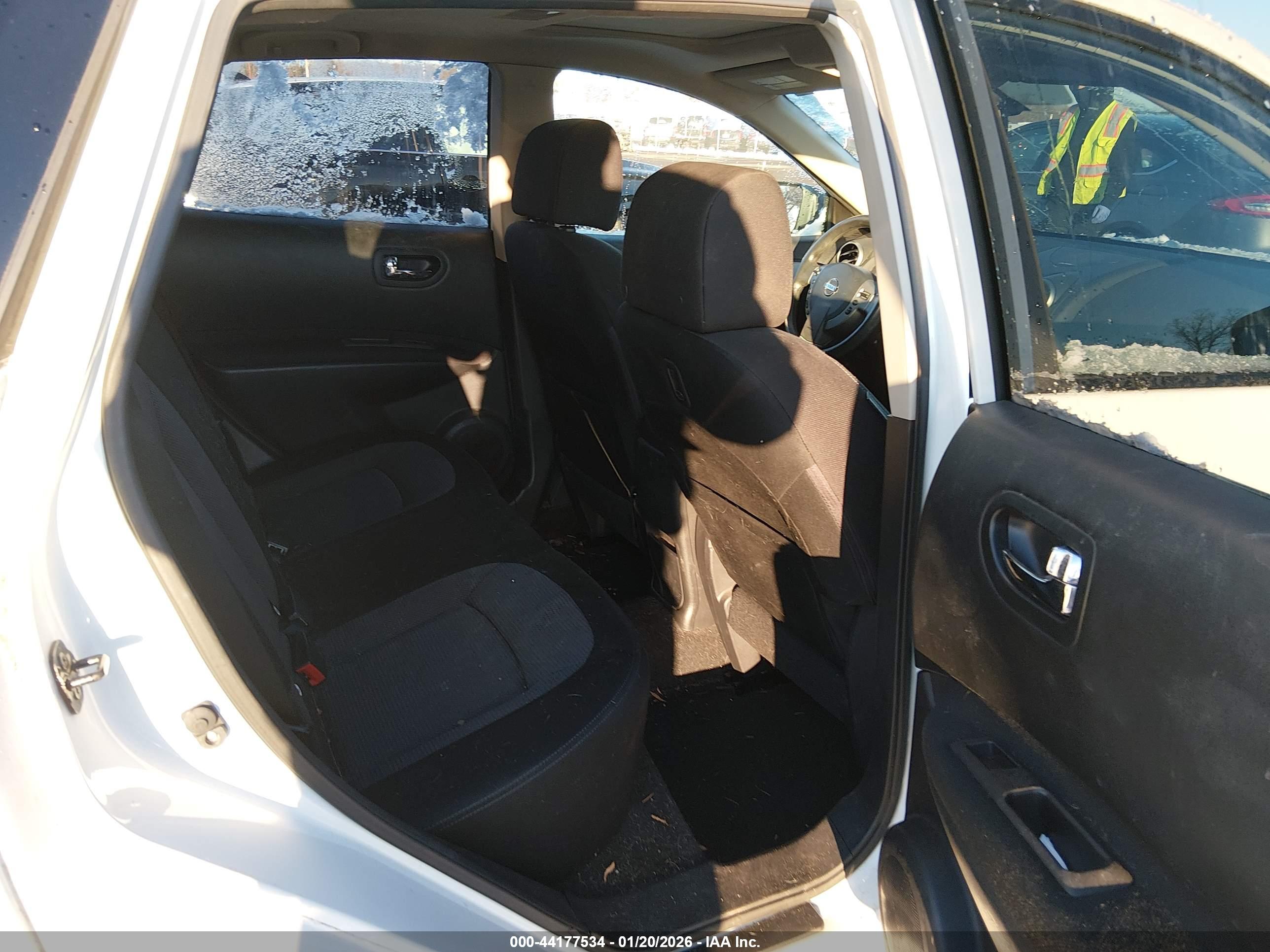 NISSAN ROGUE image 8