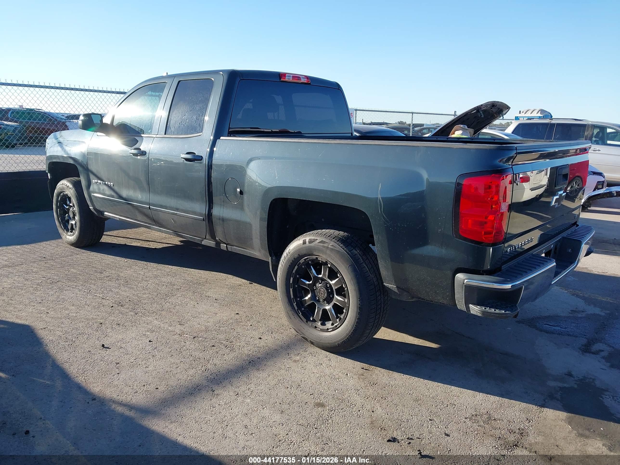 CHEVROLET SILVERADO image 3