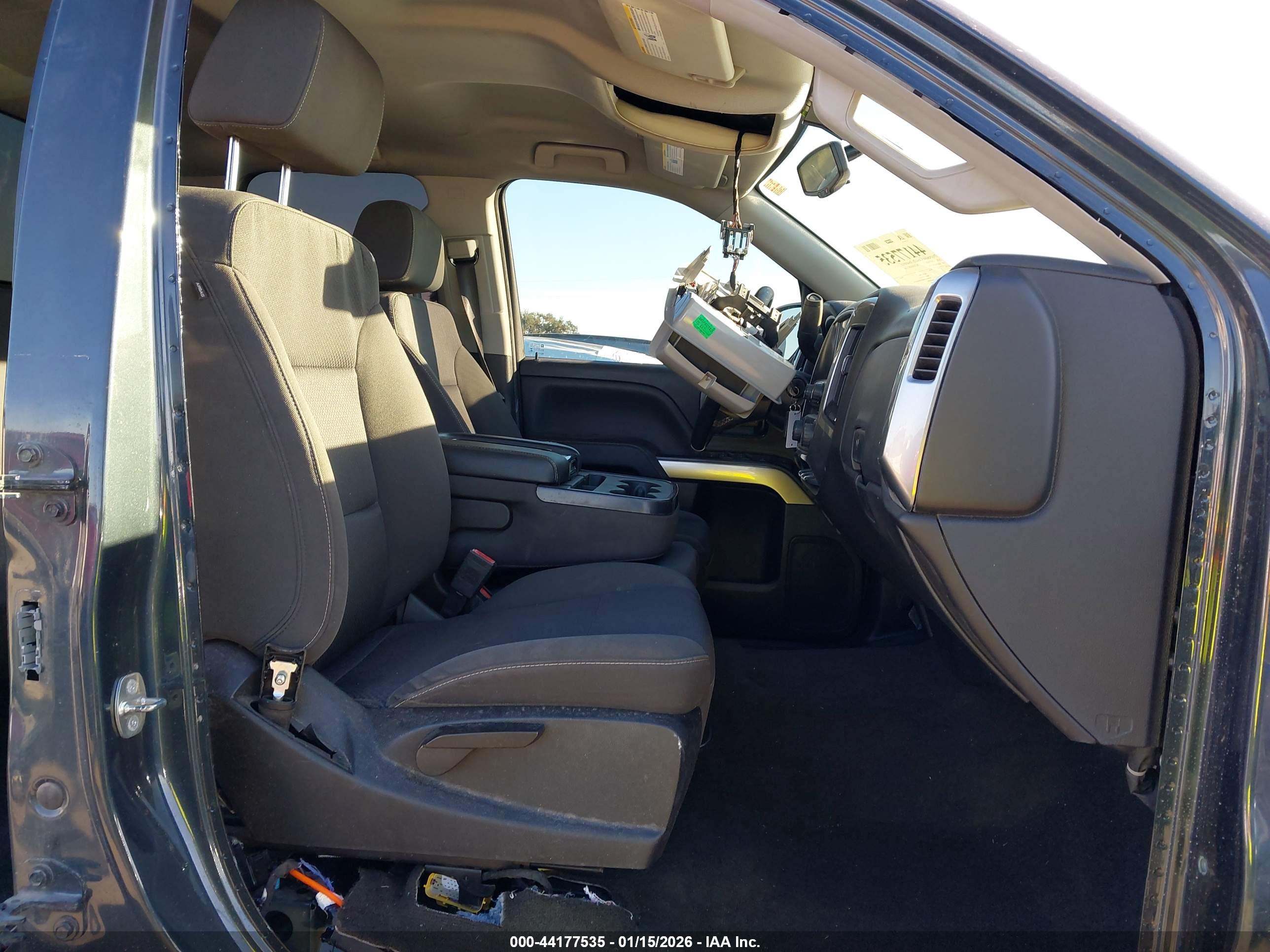 CHEVROLET SILVERADO image 5