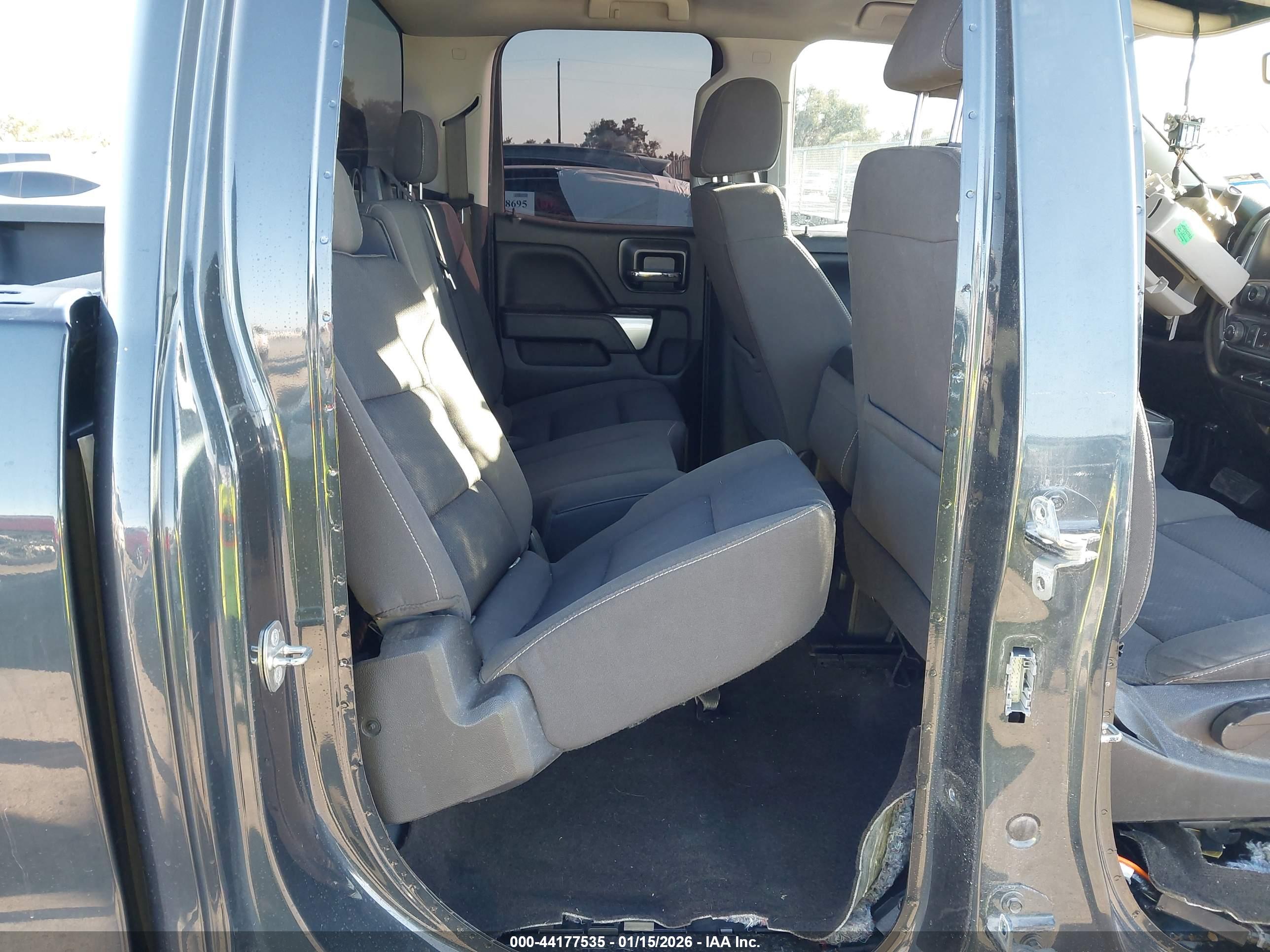 CHEVROLET SILVERADO image 8