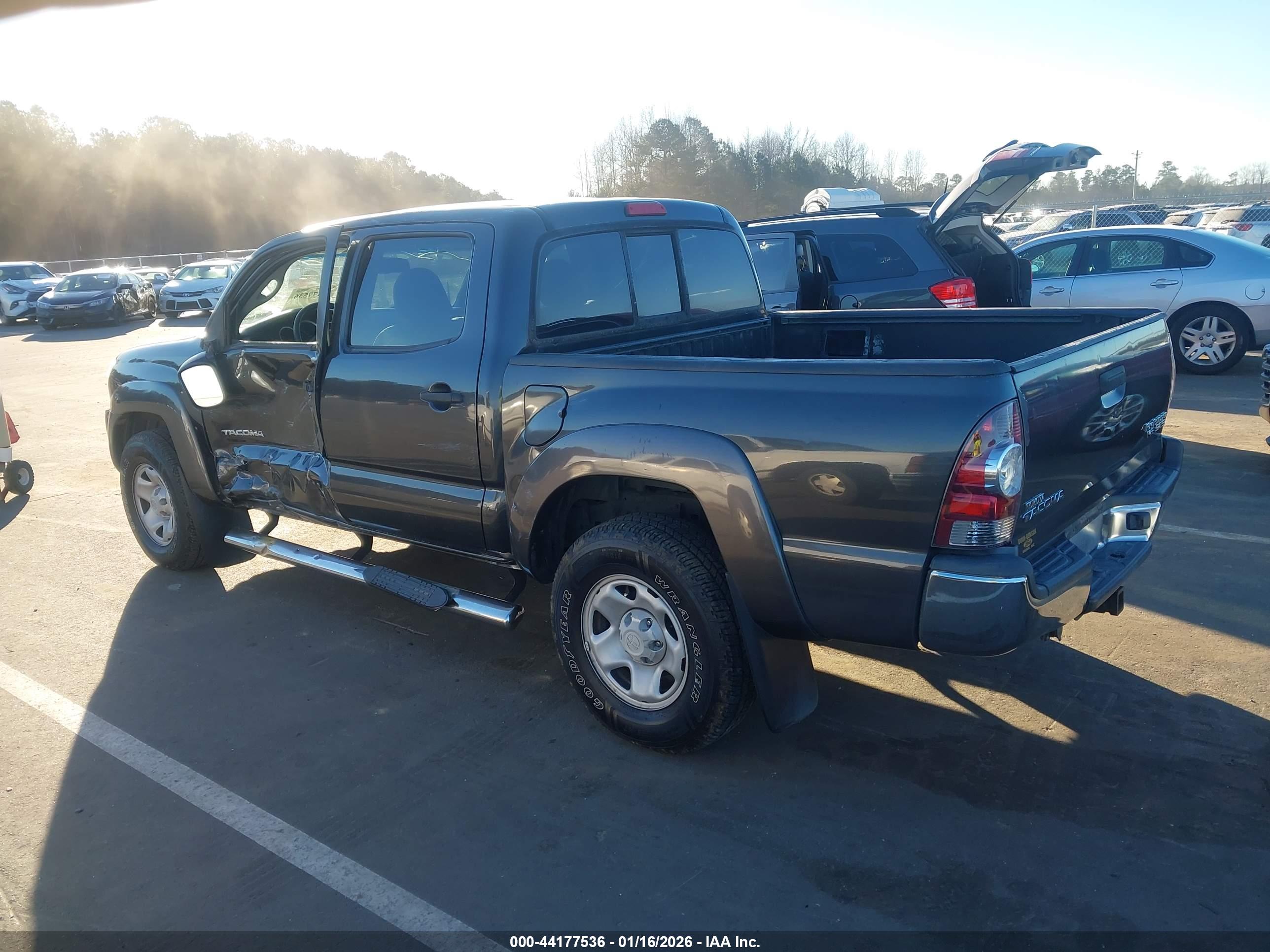 TOYOTA TACOMA image 3