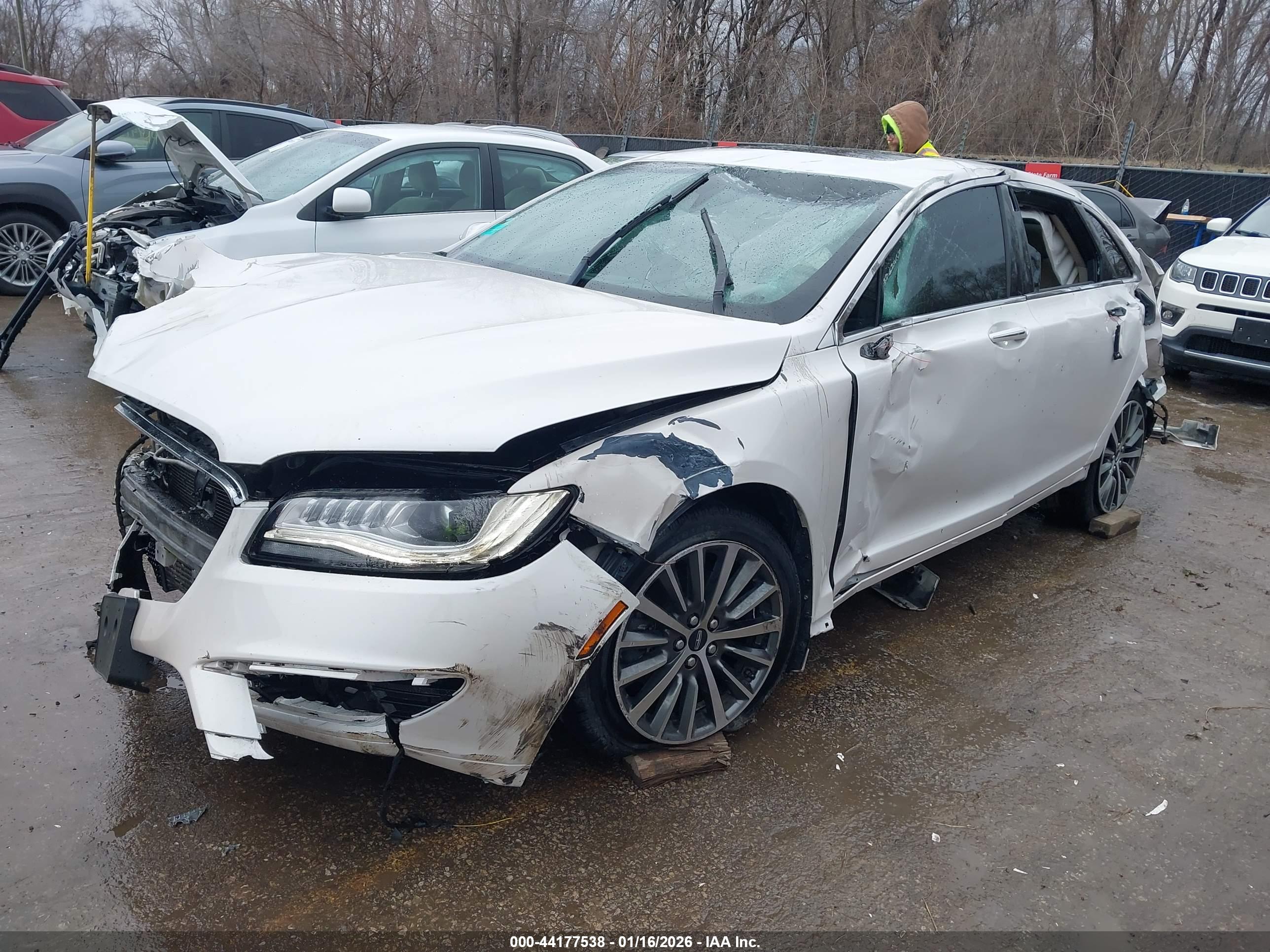 LINCOLN MKZ image 2