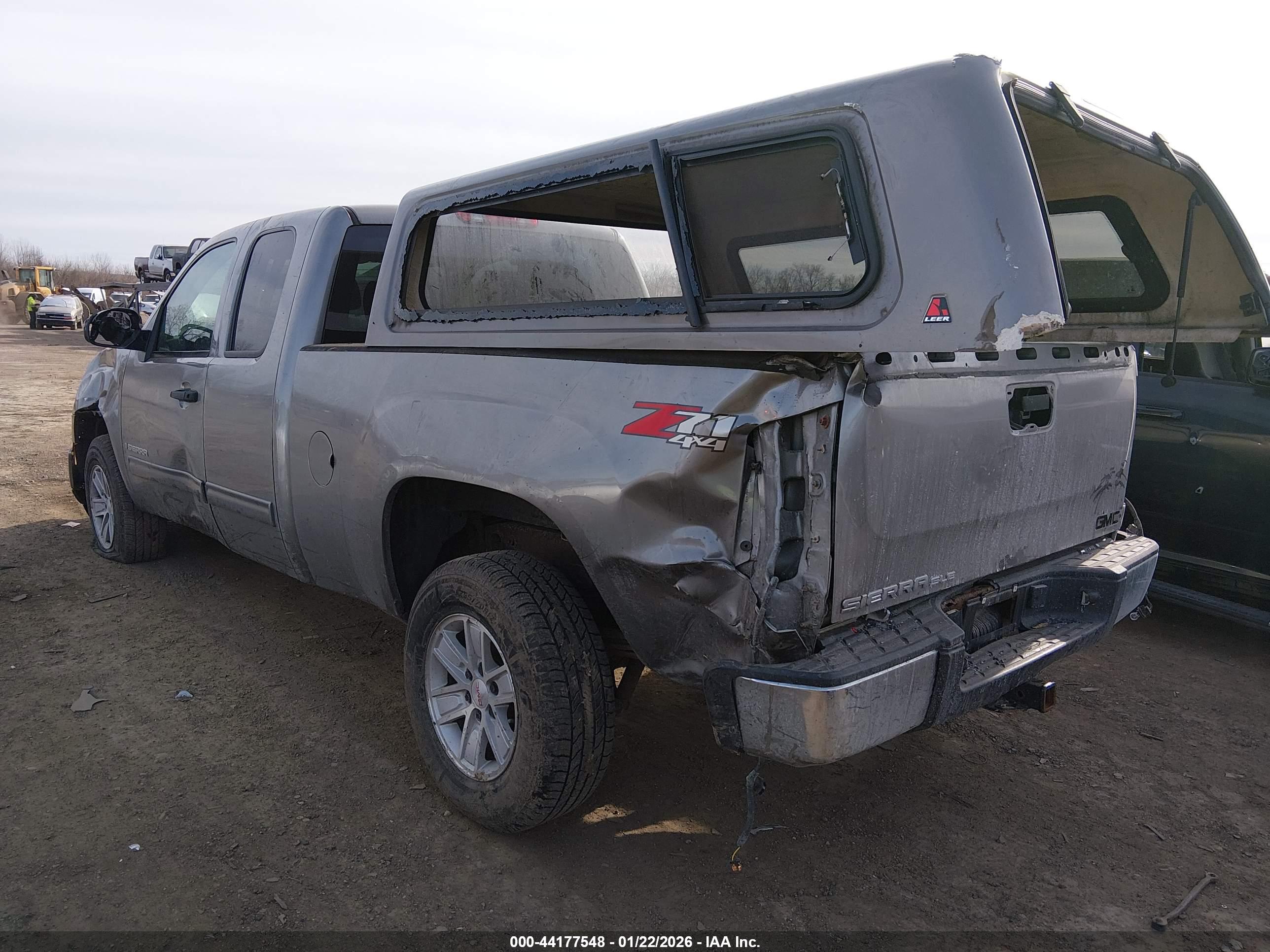 GMC SIERRA image 3