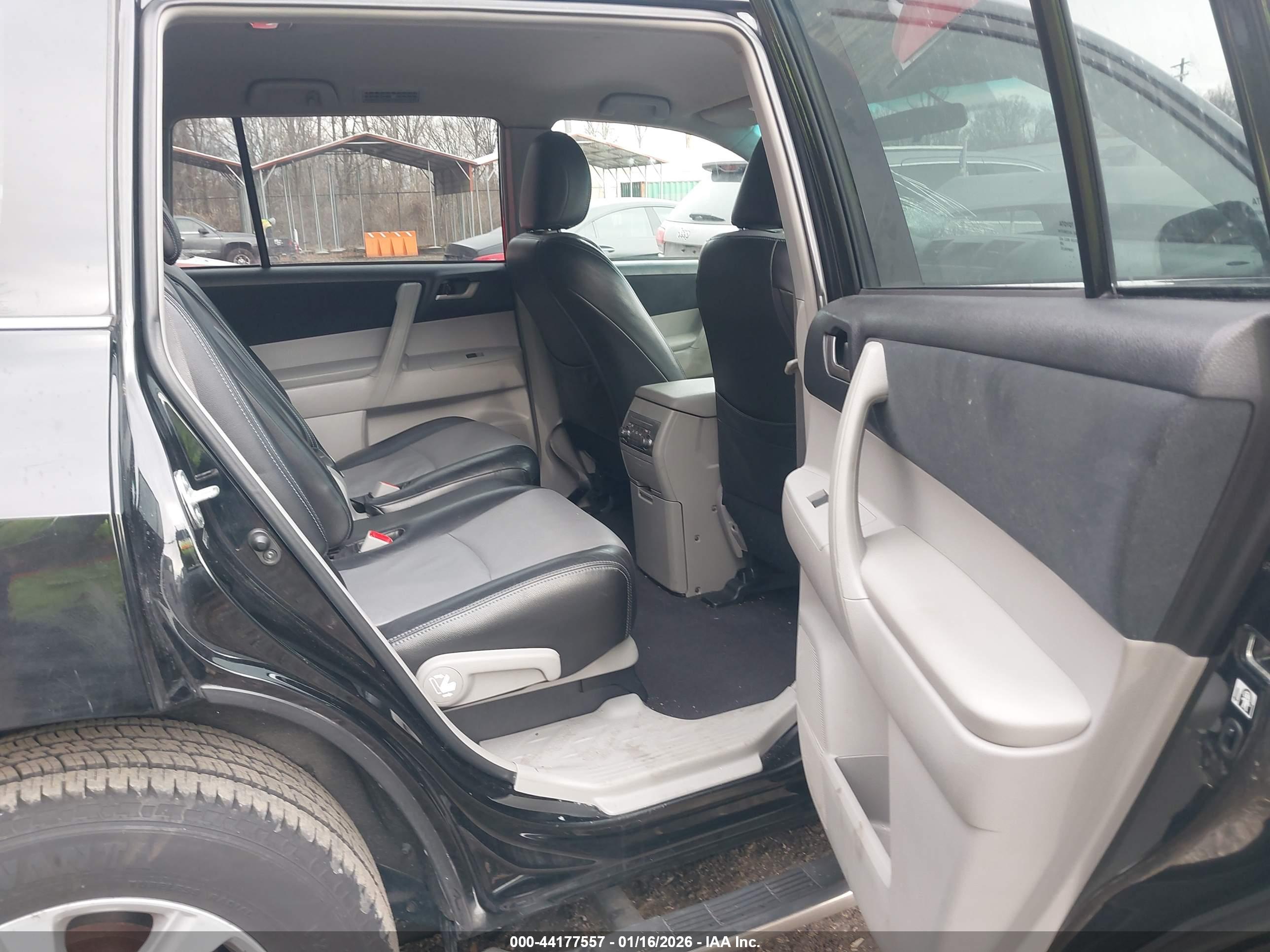 TOYOTA HIGHLANDER image 8