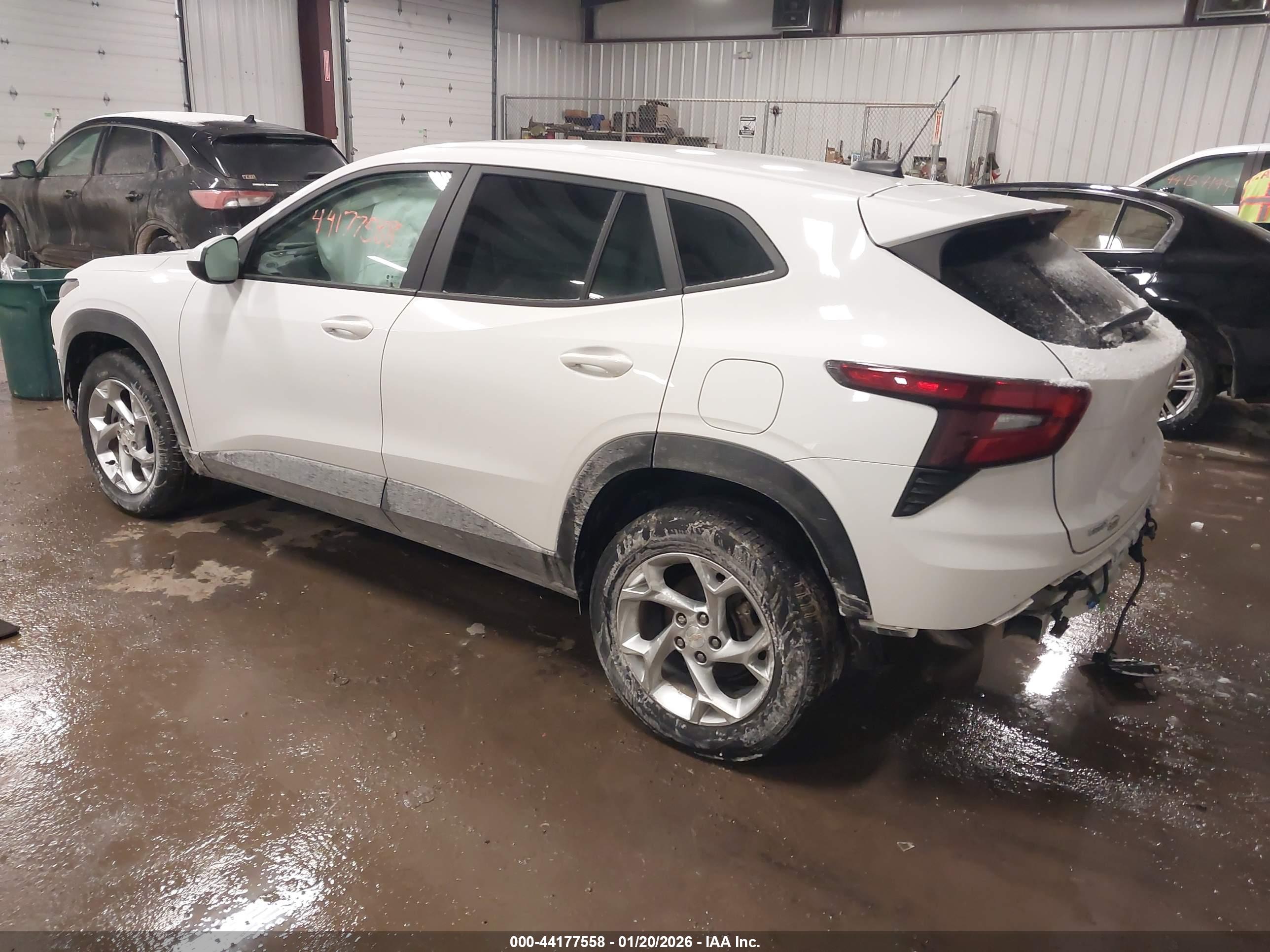 CHEVROLET TRAX image 3