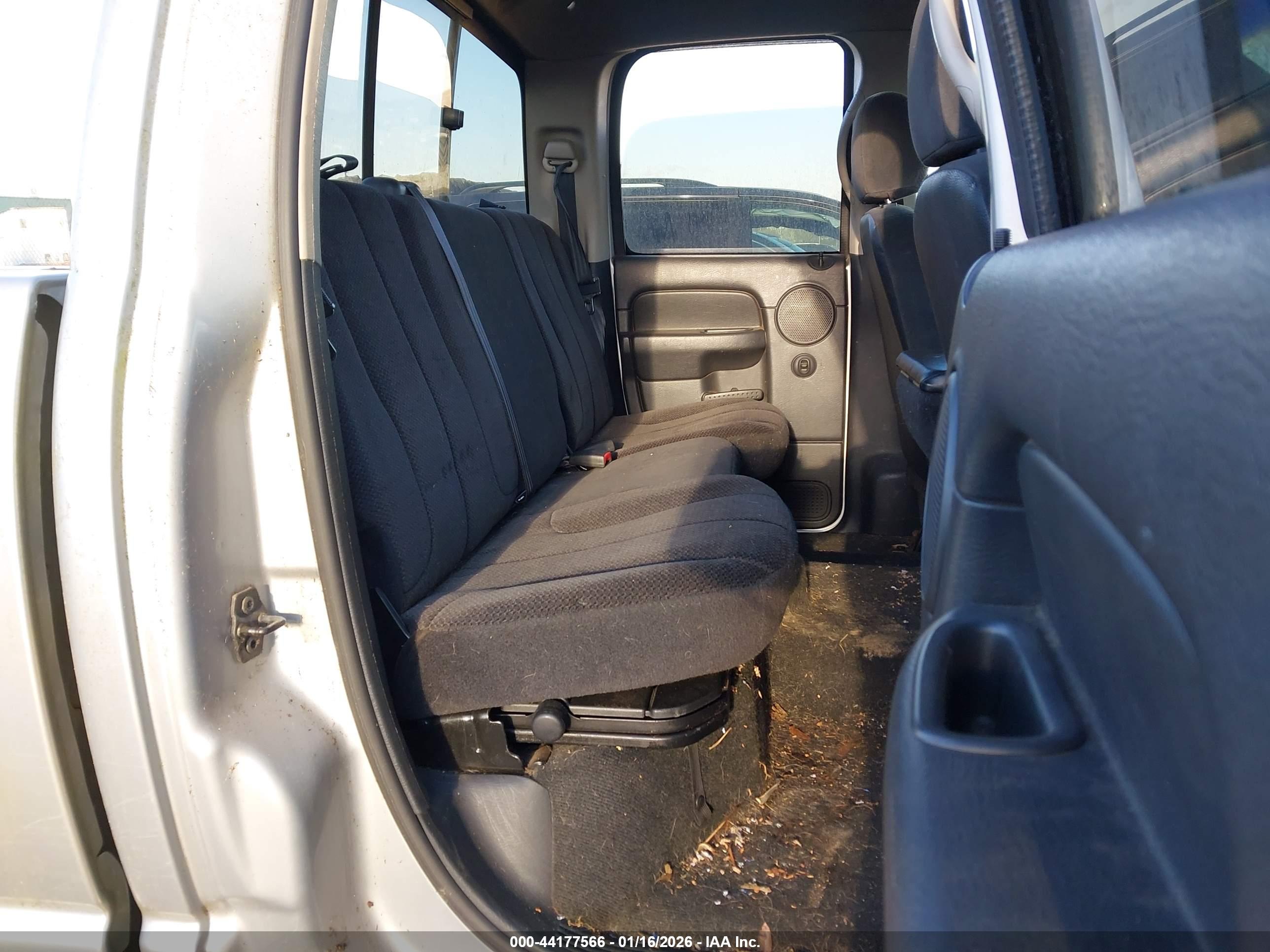 DODGE RAM image 8