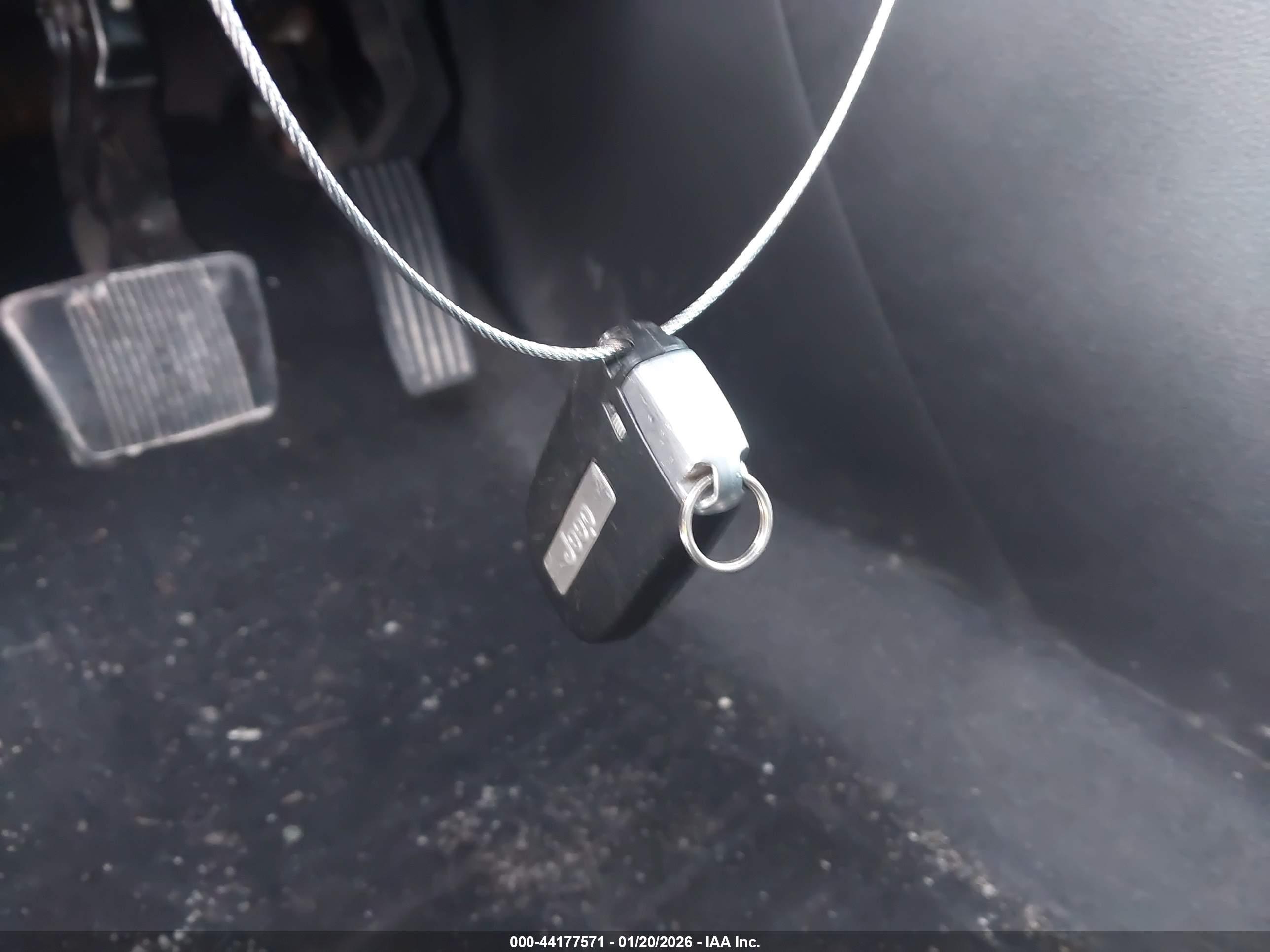 JEEP CHEROKEE image 11
