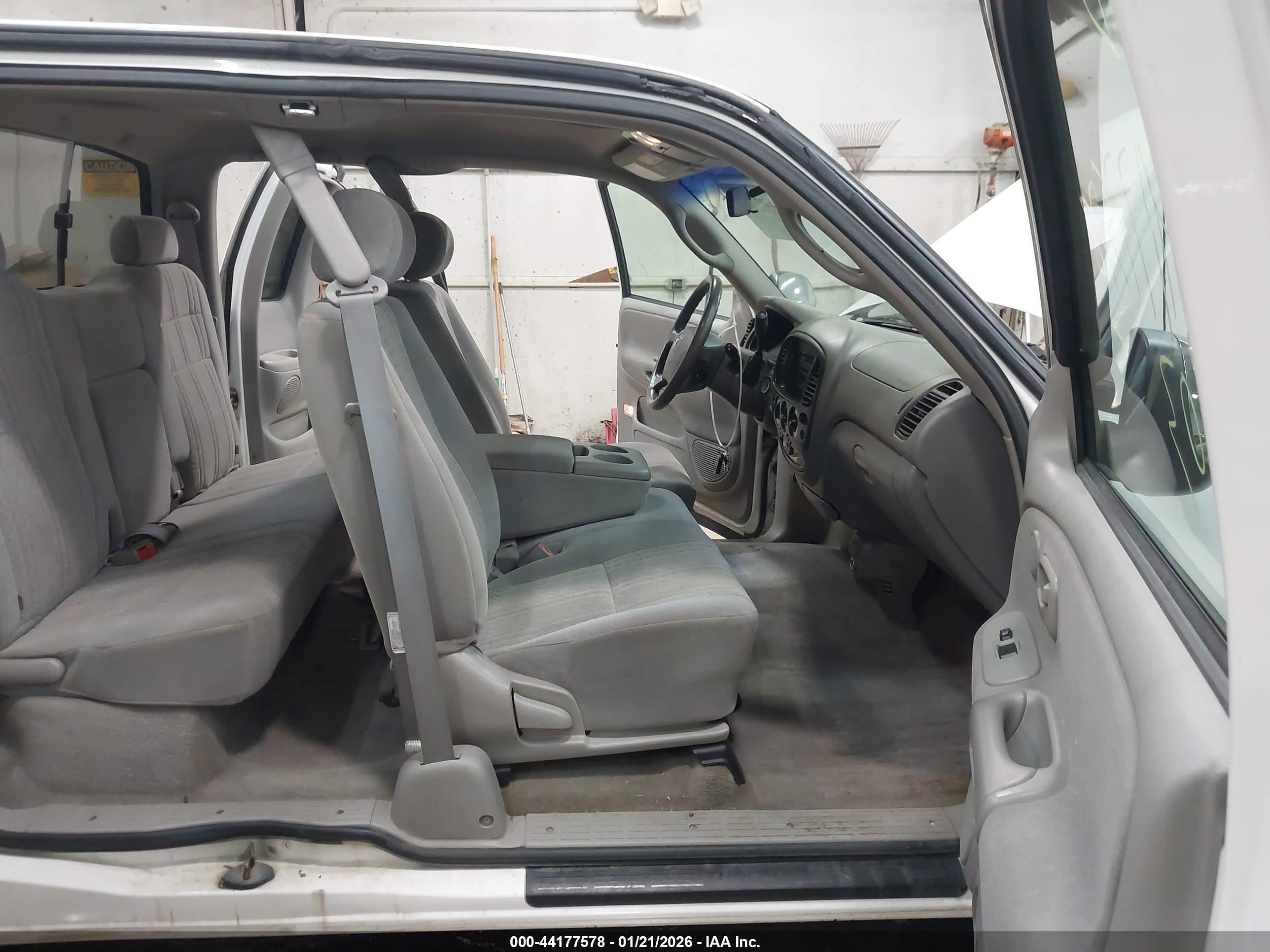 TOYOTA TUNDRA image 5