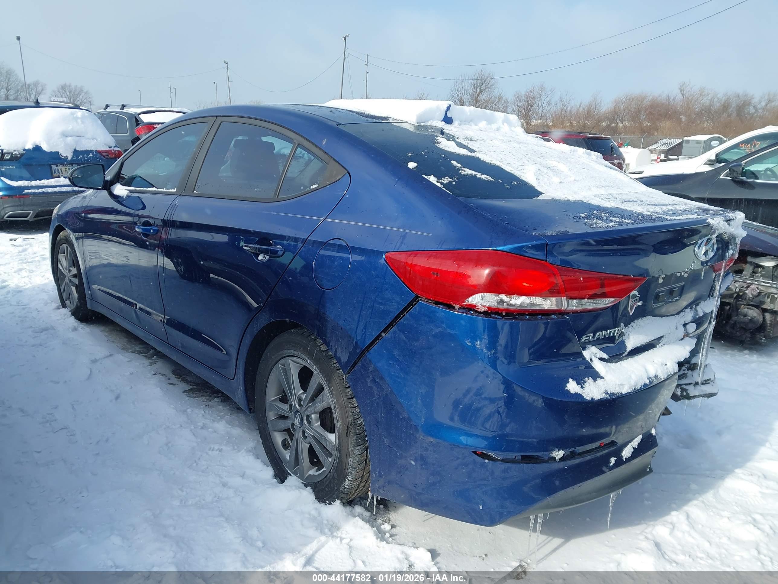 HYUNDAI ELANTRA image 3
