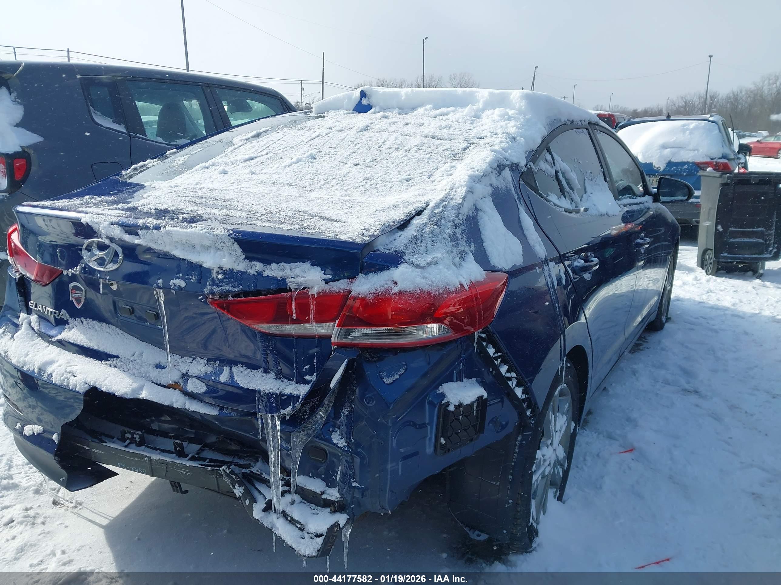 HYUNDAI ELANTRA image 4