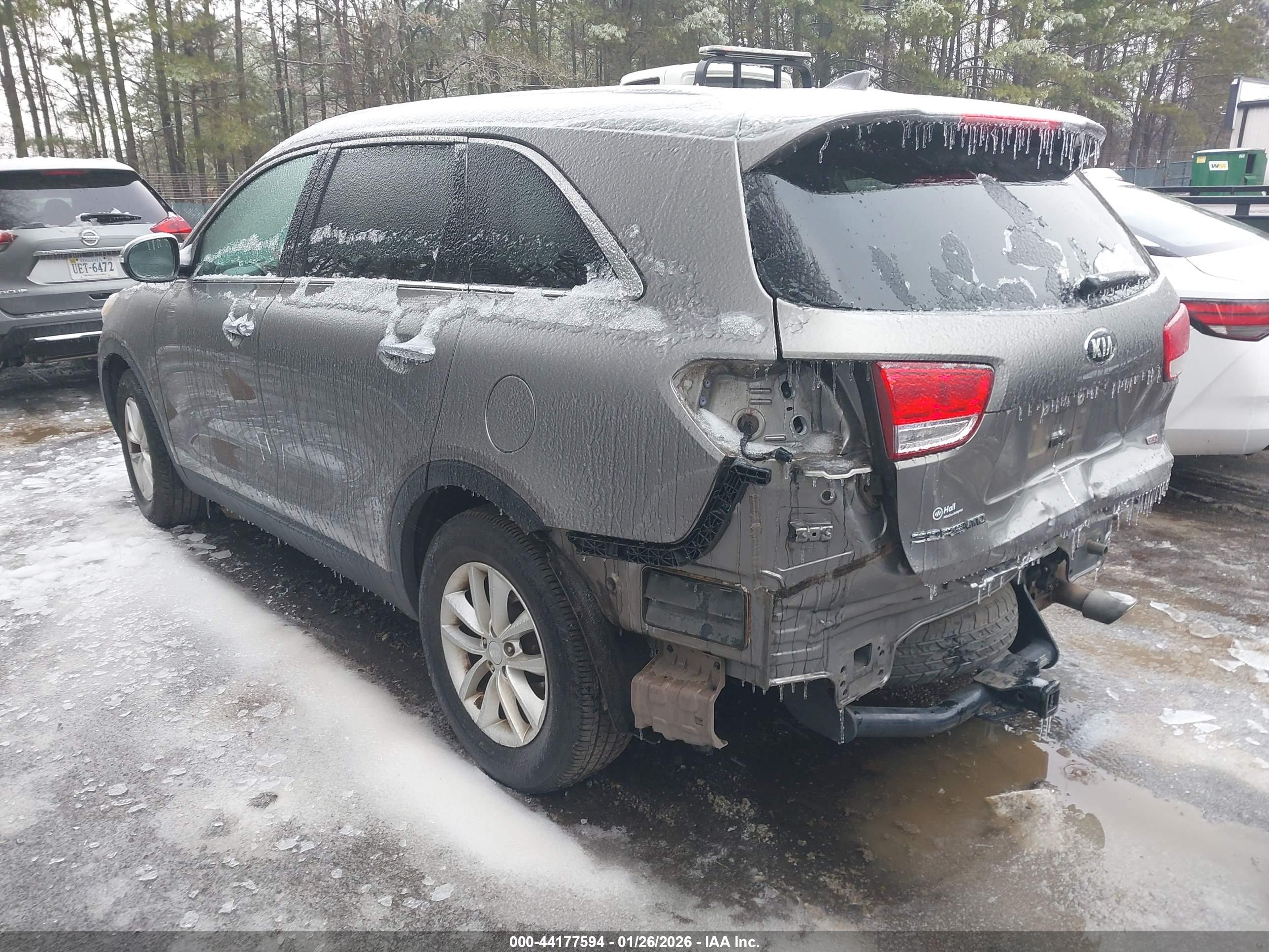 KIA SORENTO image 3