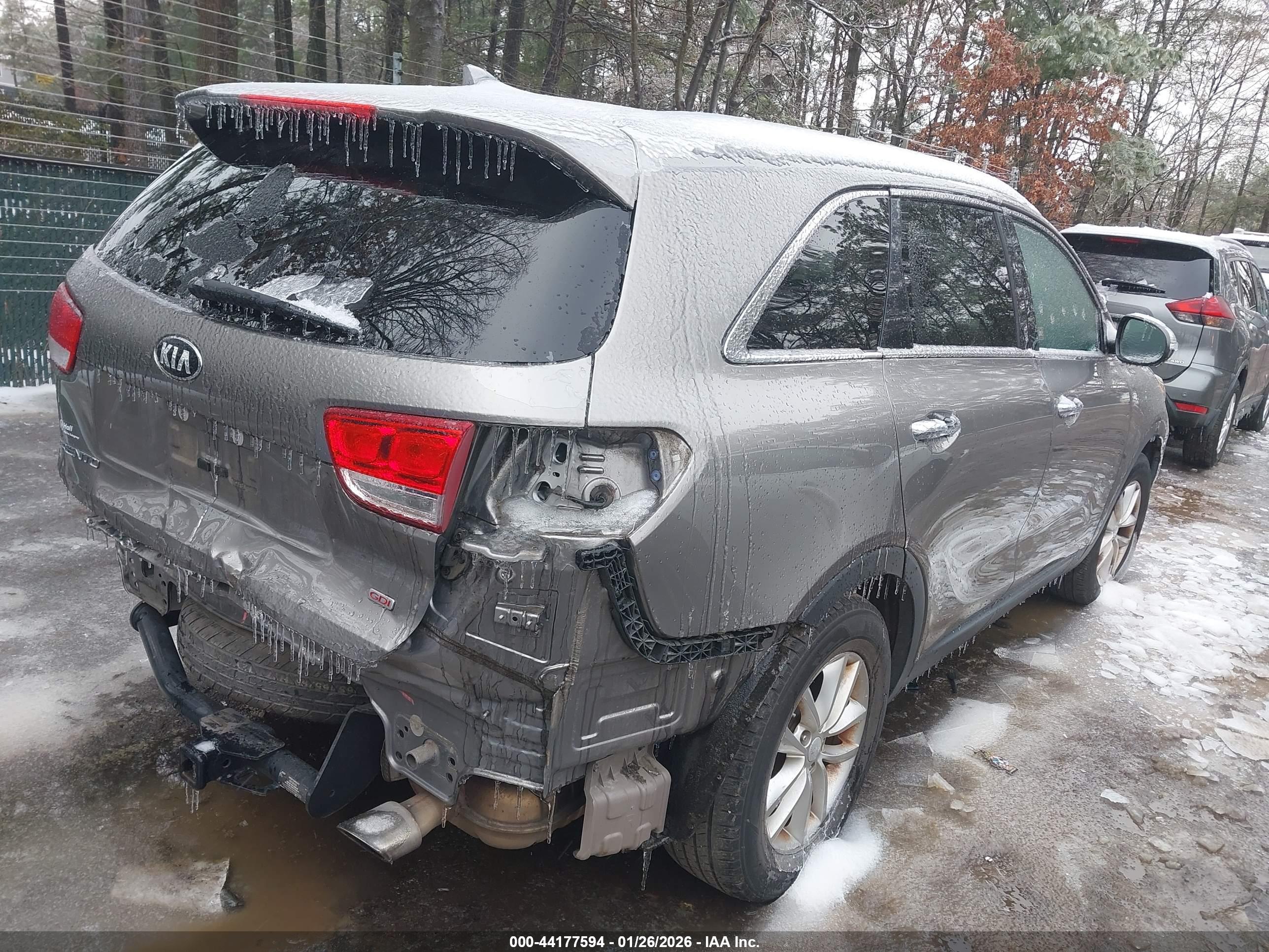KIA SORENTO image 4