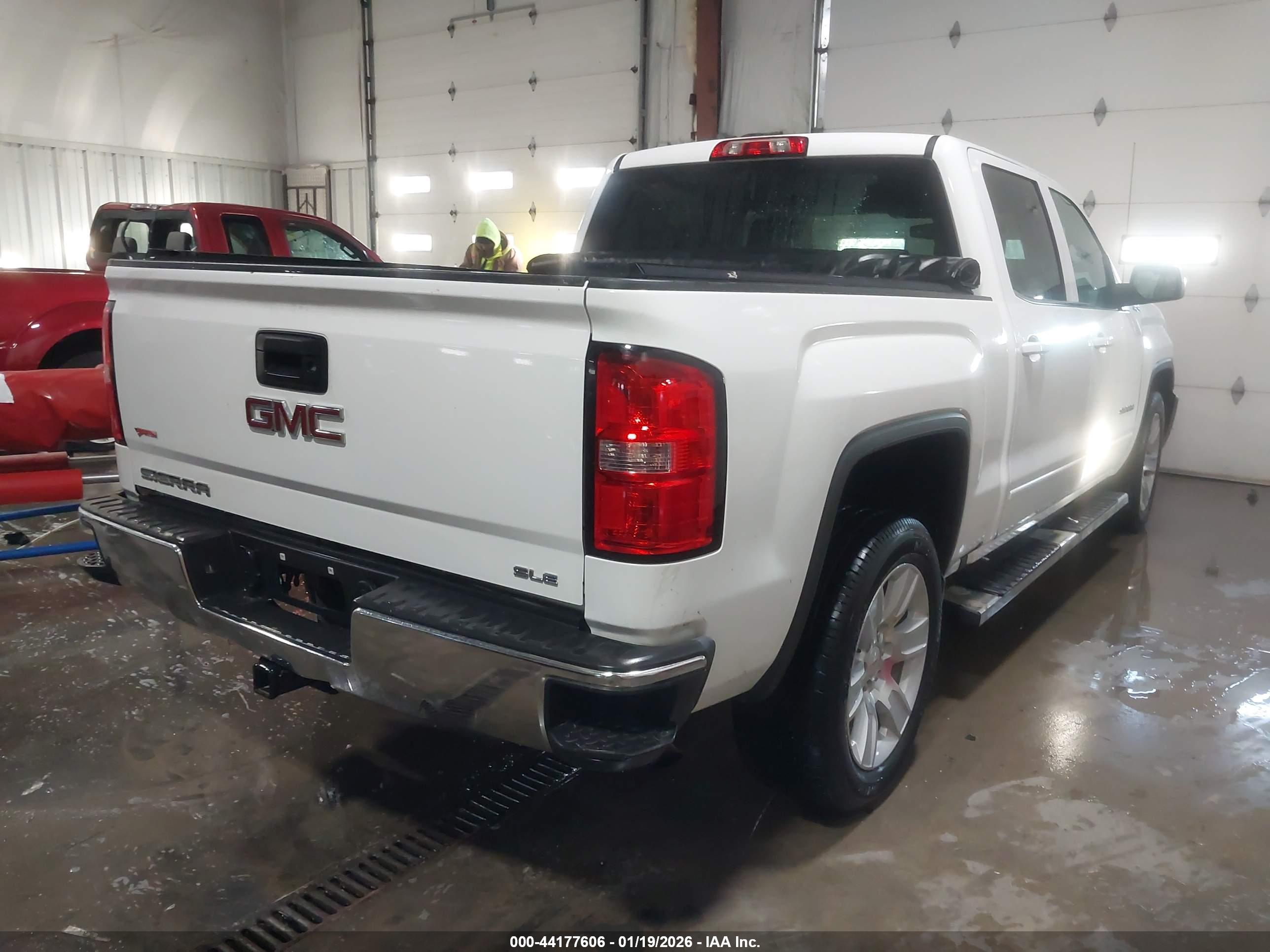 GMC SIERRA image 4