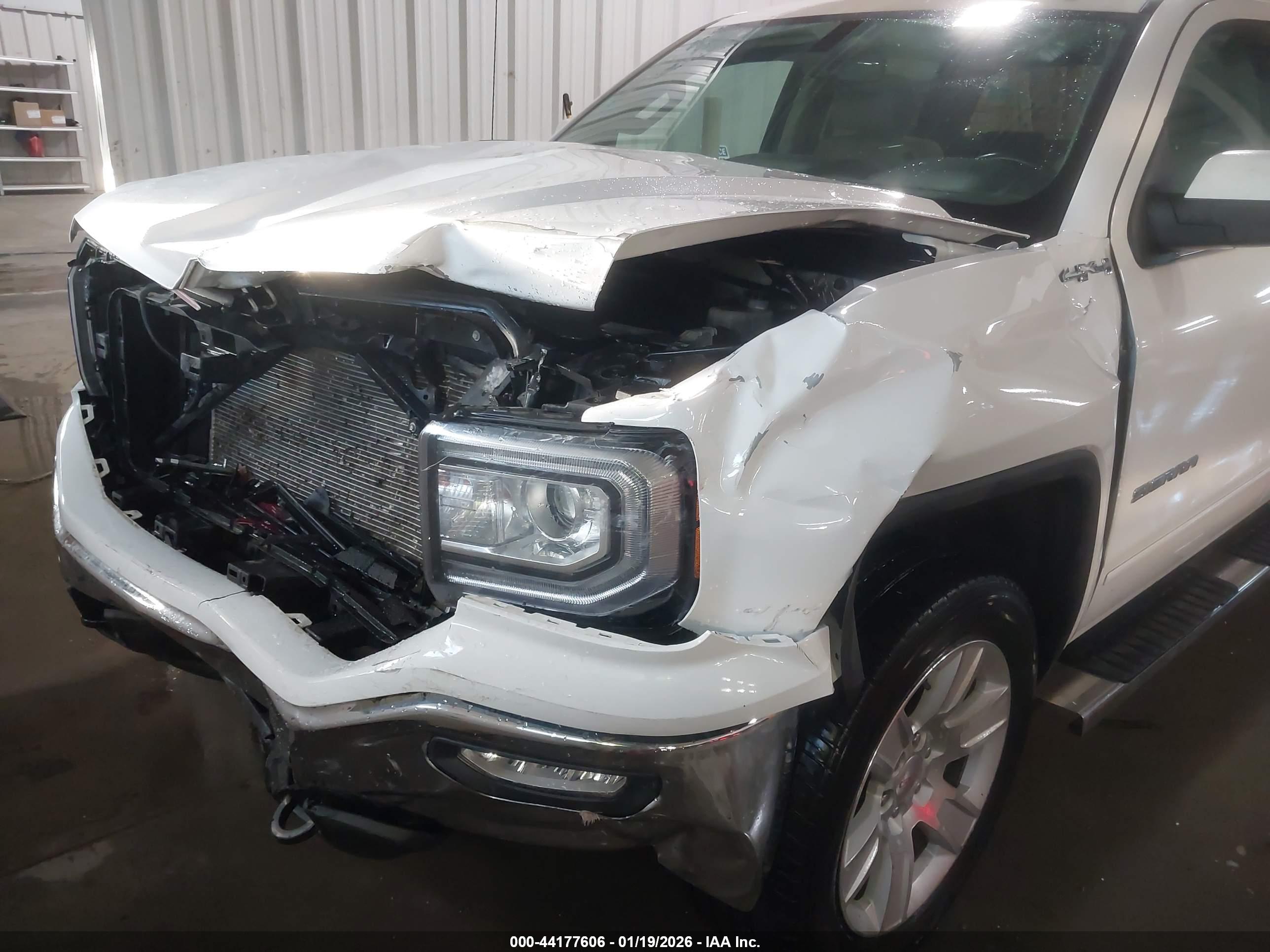 GMC SIERRA image 6