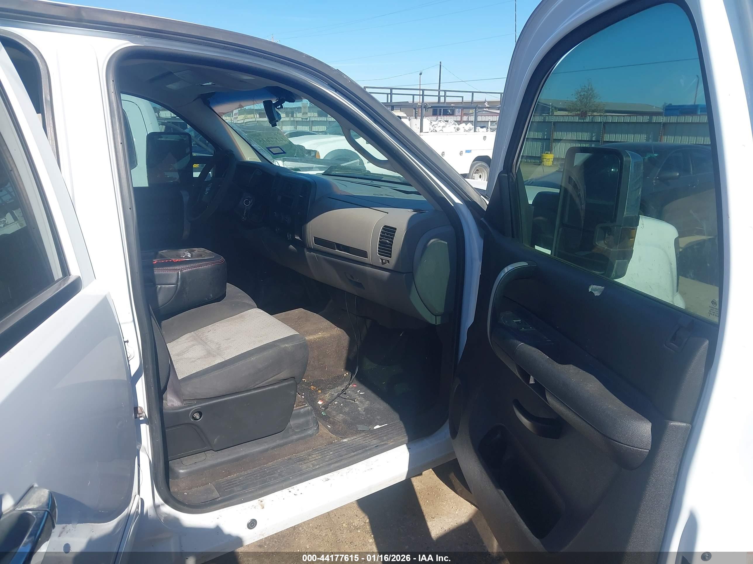 GMC SIERRA image 5