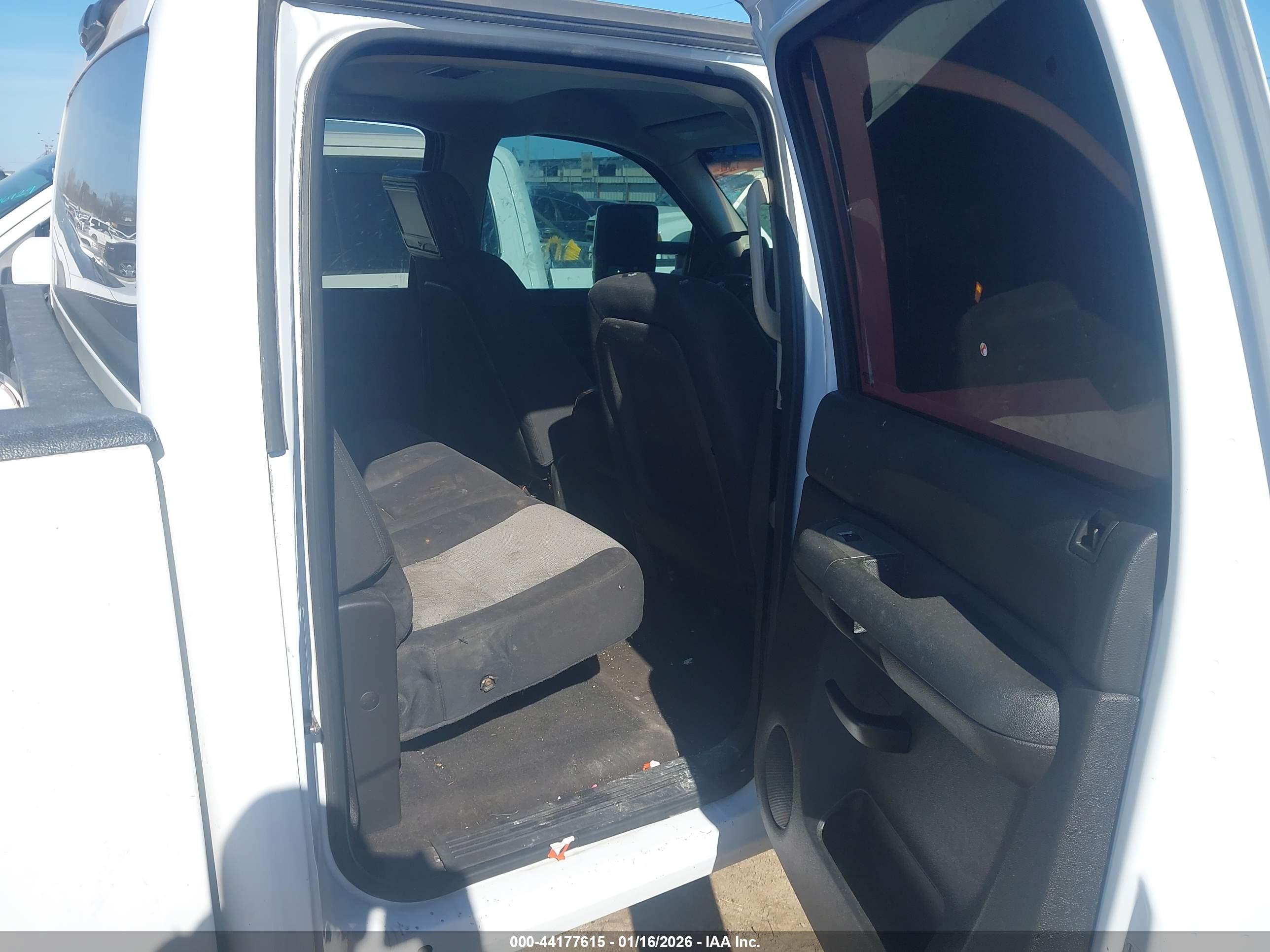 GMC SIERRA image 8