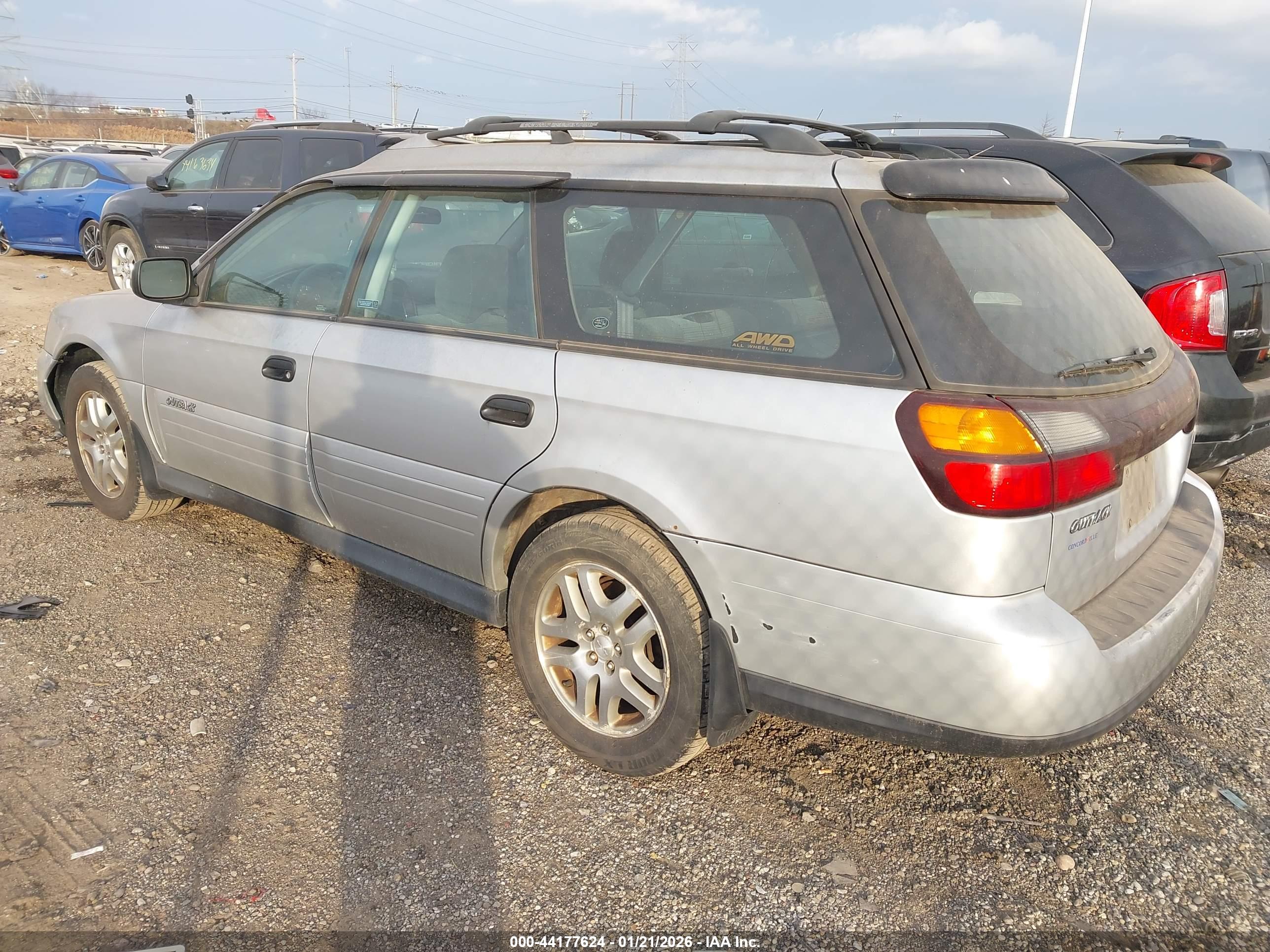 SUBARU OUTBACK image 3