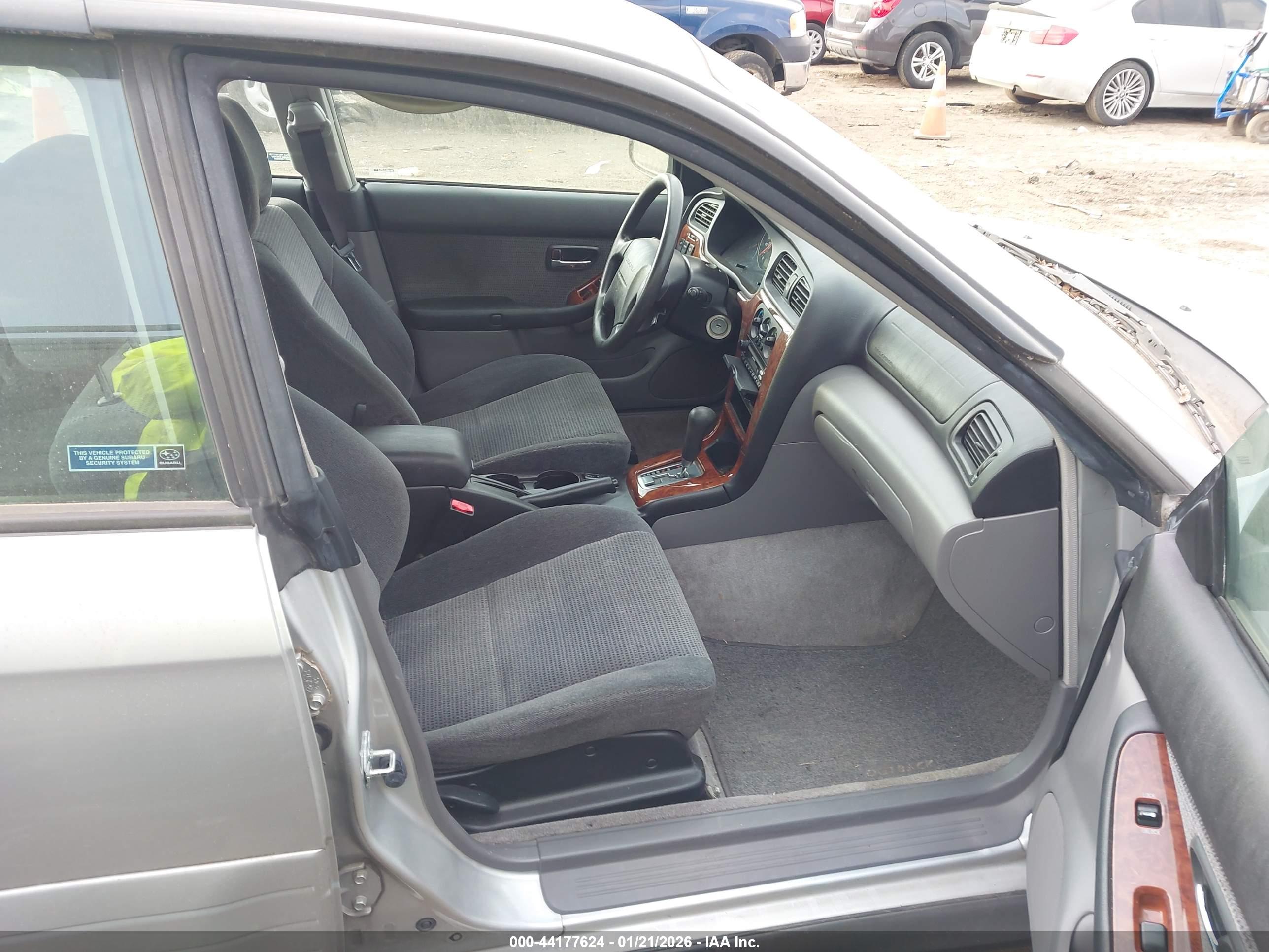 SUBARU OUTBACK image 5