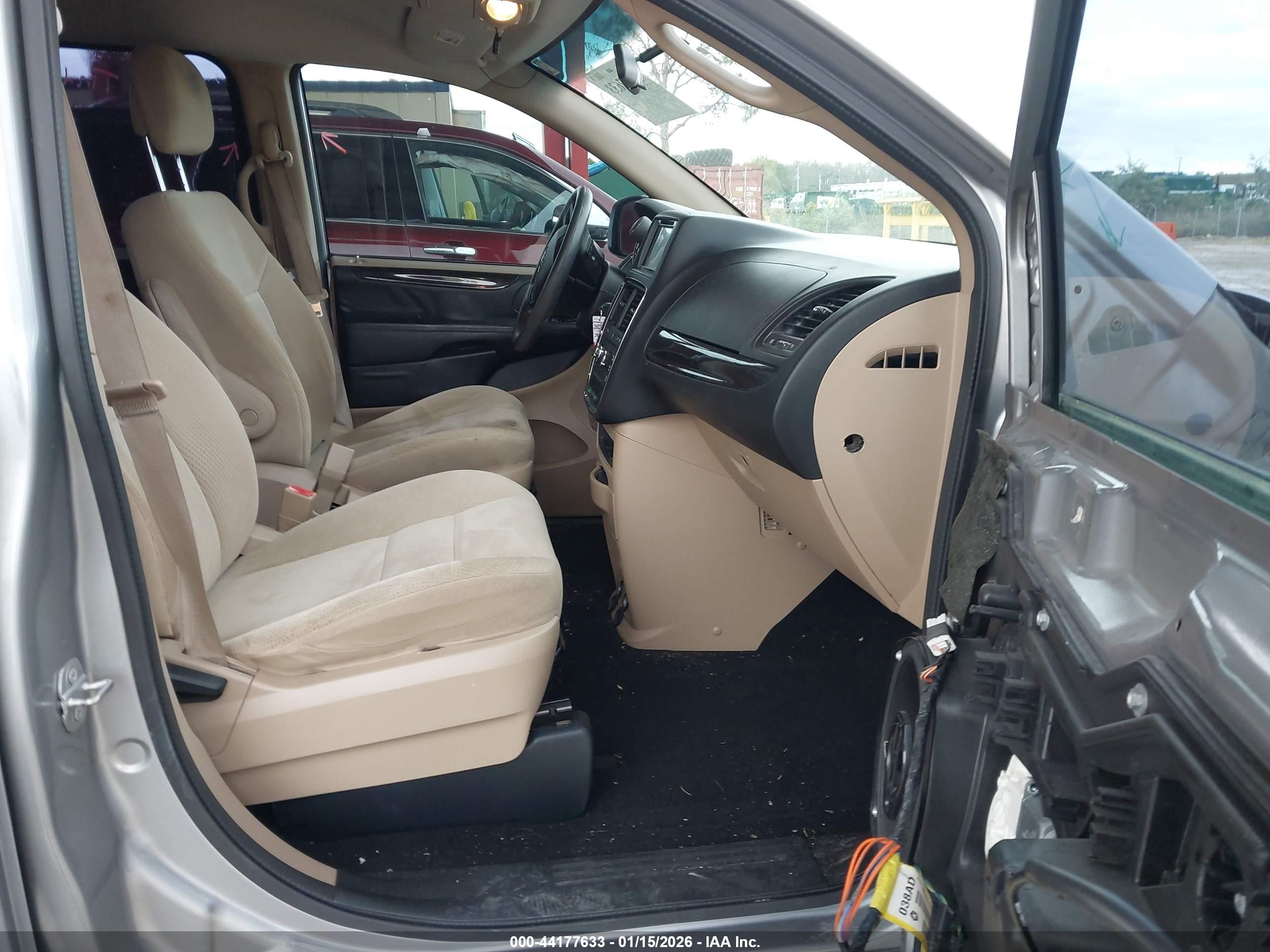 DODGE GRAND image 5