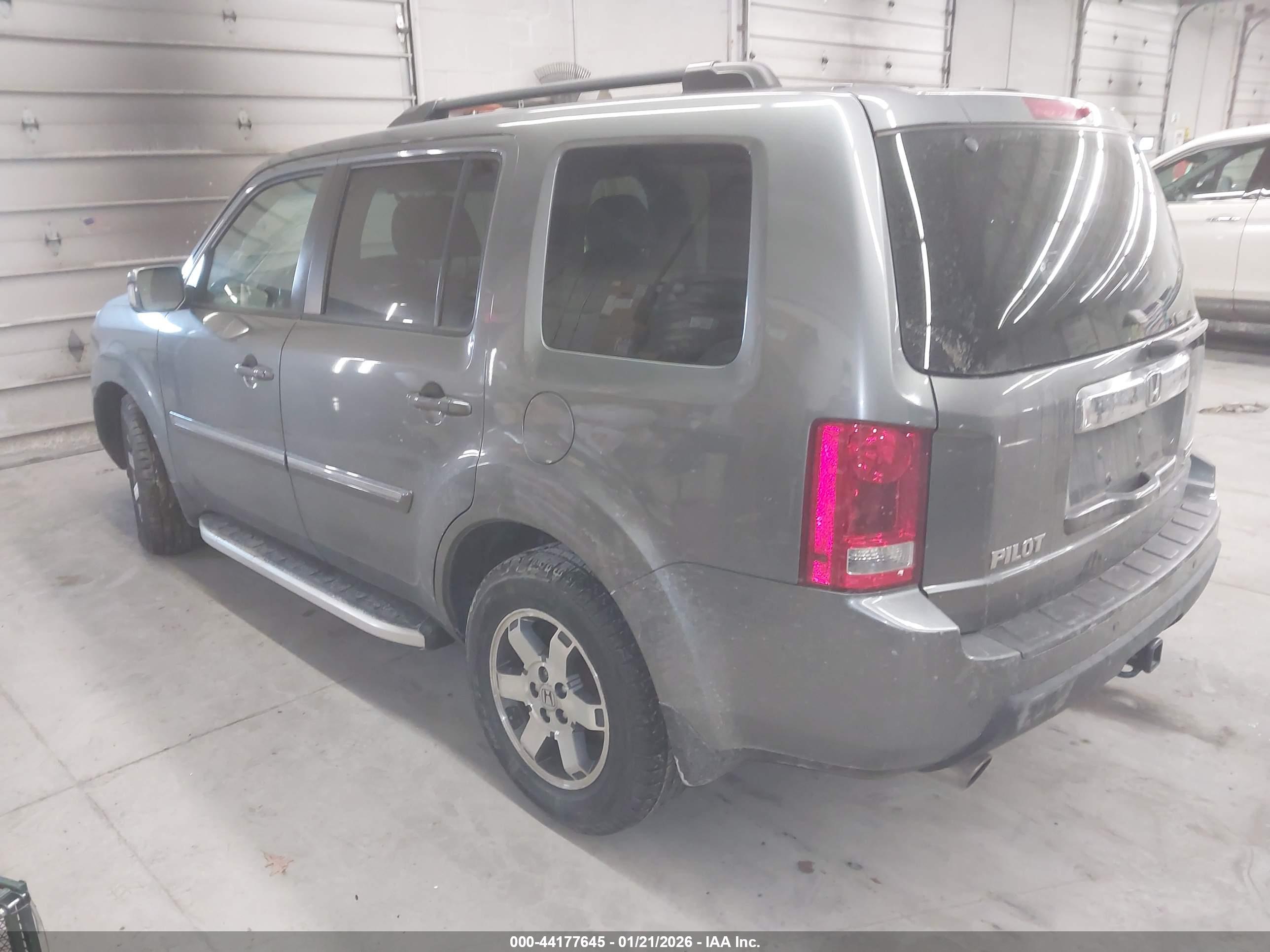 HONDA PILOT image 3