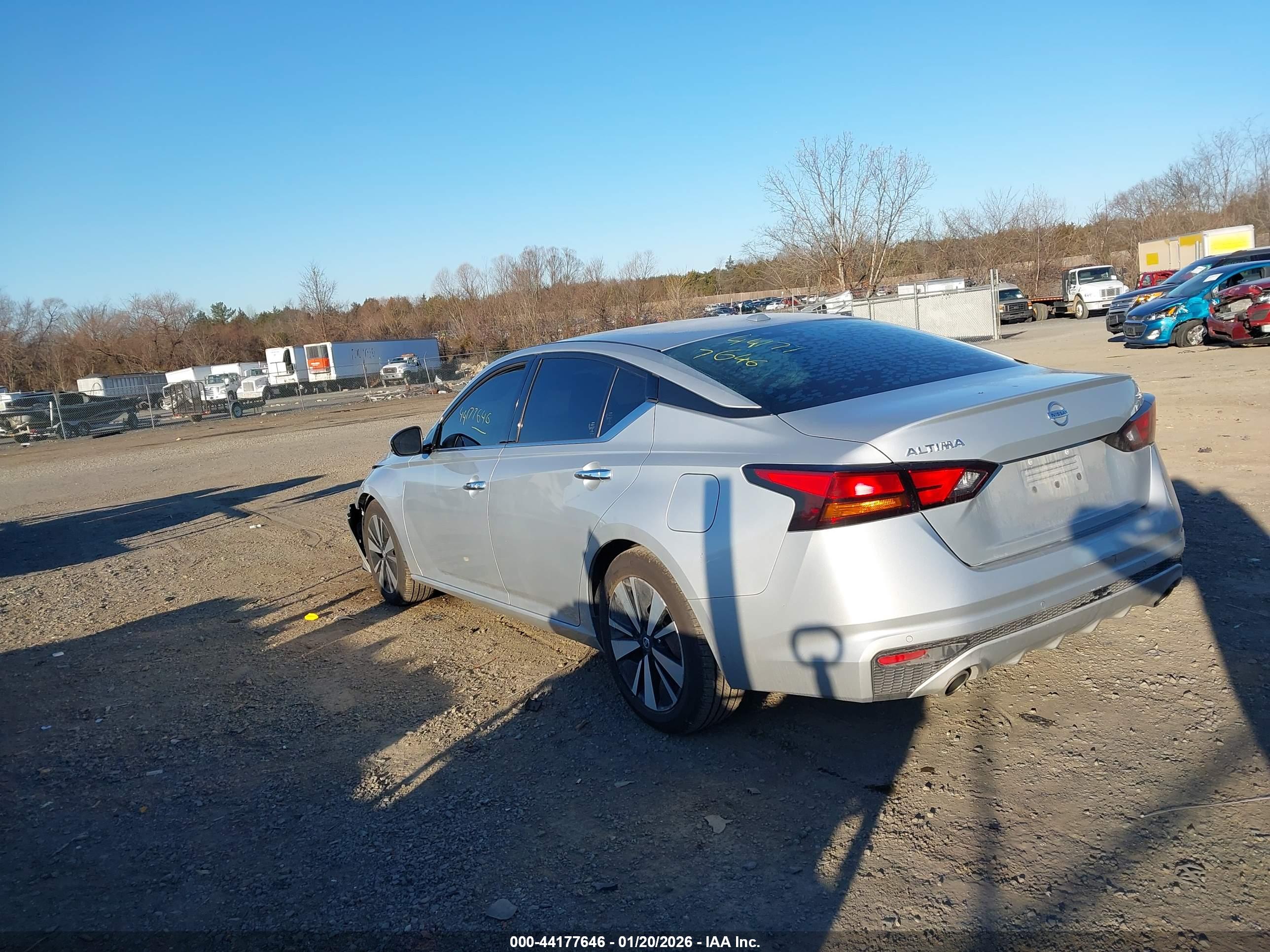 NISSAN ALTIMA image 3