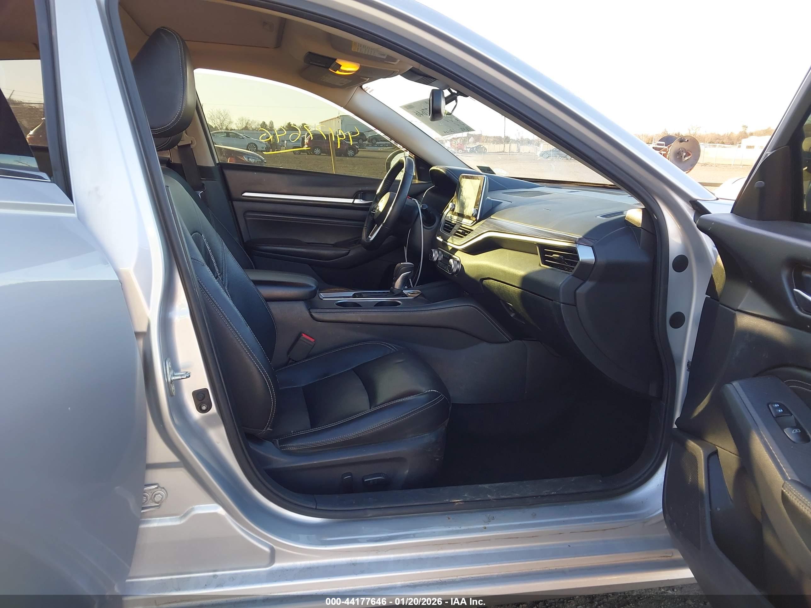 NISSAN ALTIMA image 5