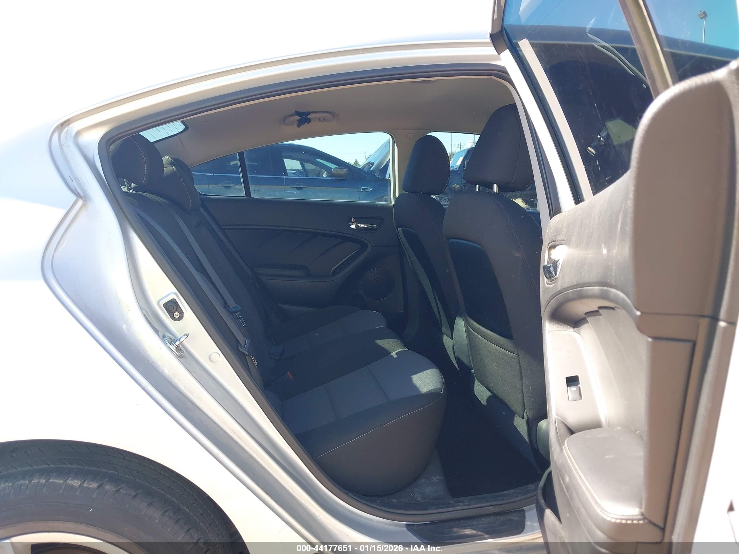 KIA FORTE image 8