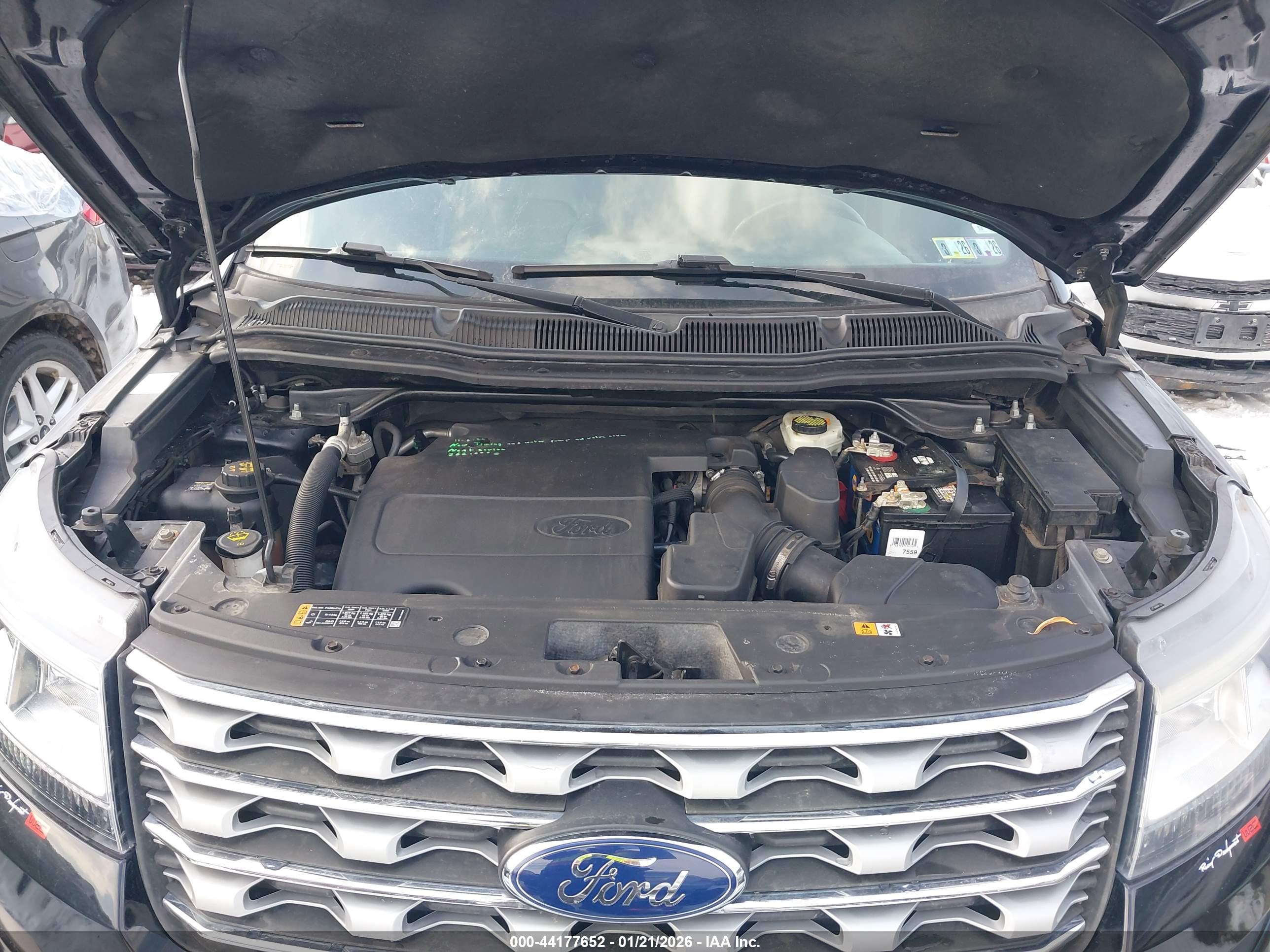 FORD EXPLORER image 10