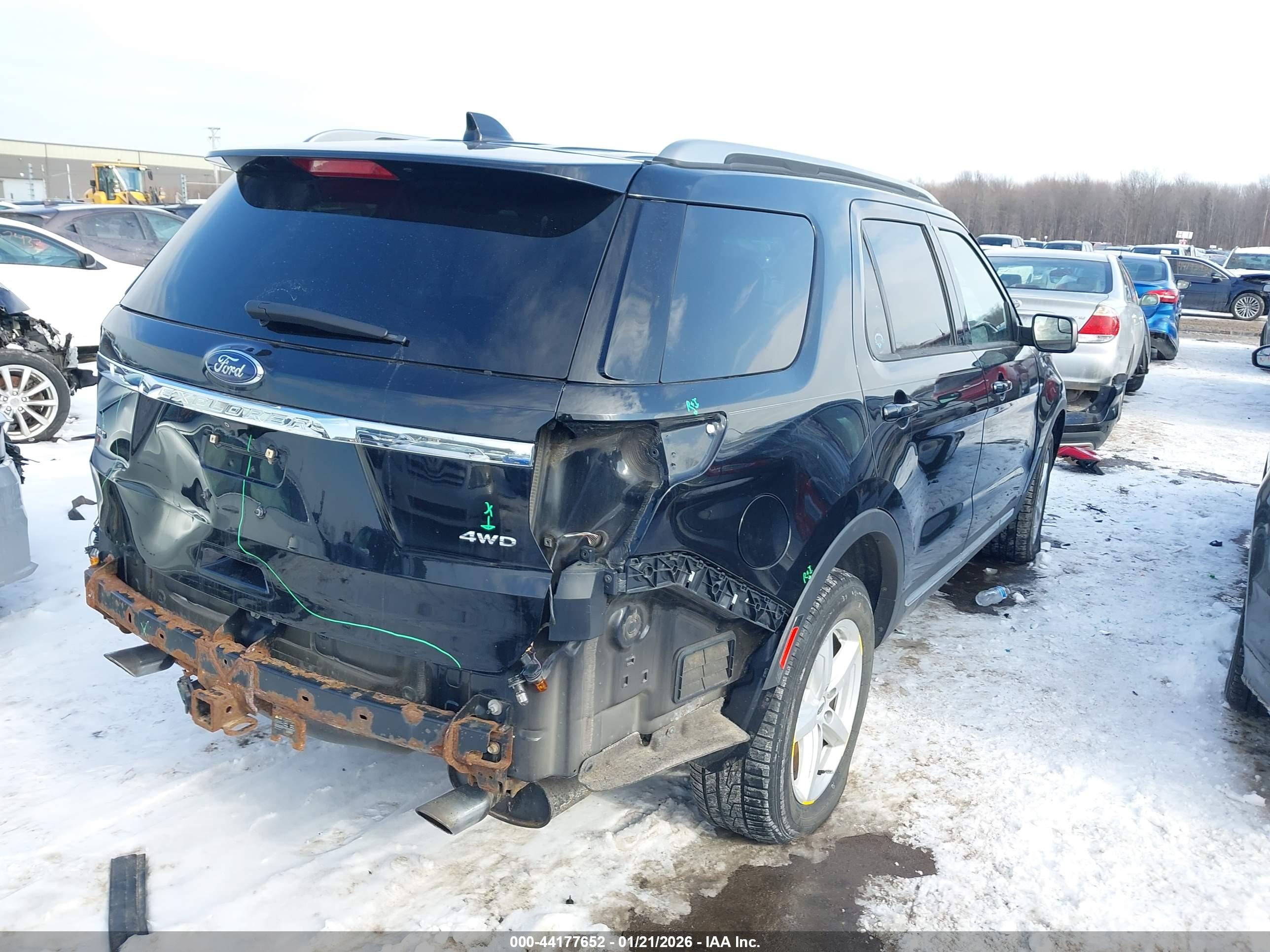 FORD EXPLORER image 4