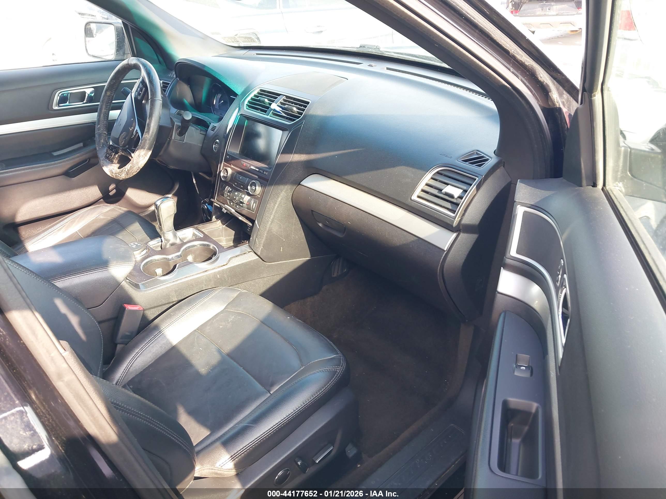 FORD EXPLORER image 5