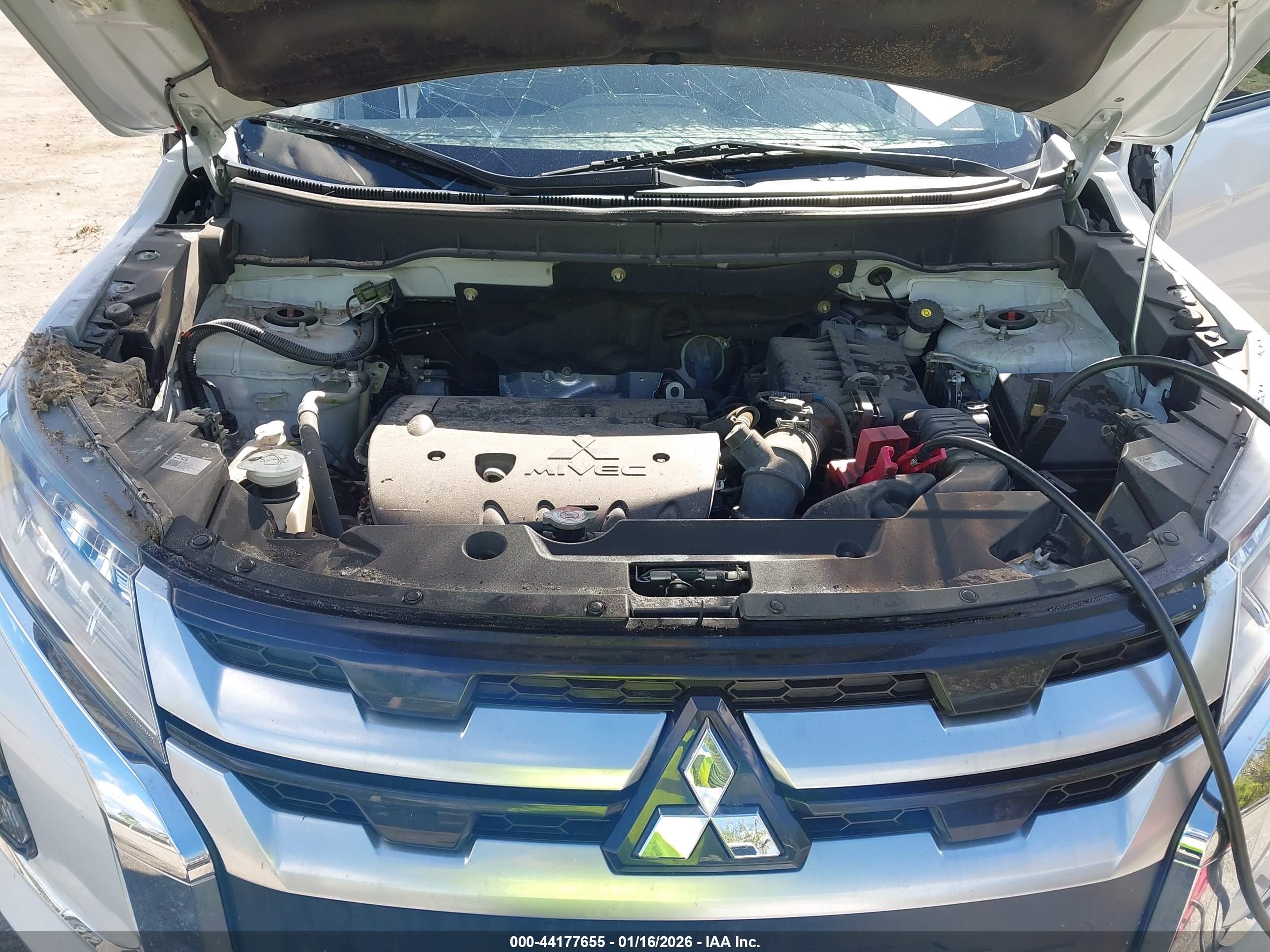 MITSUBISHI OUTLANDER image 10