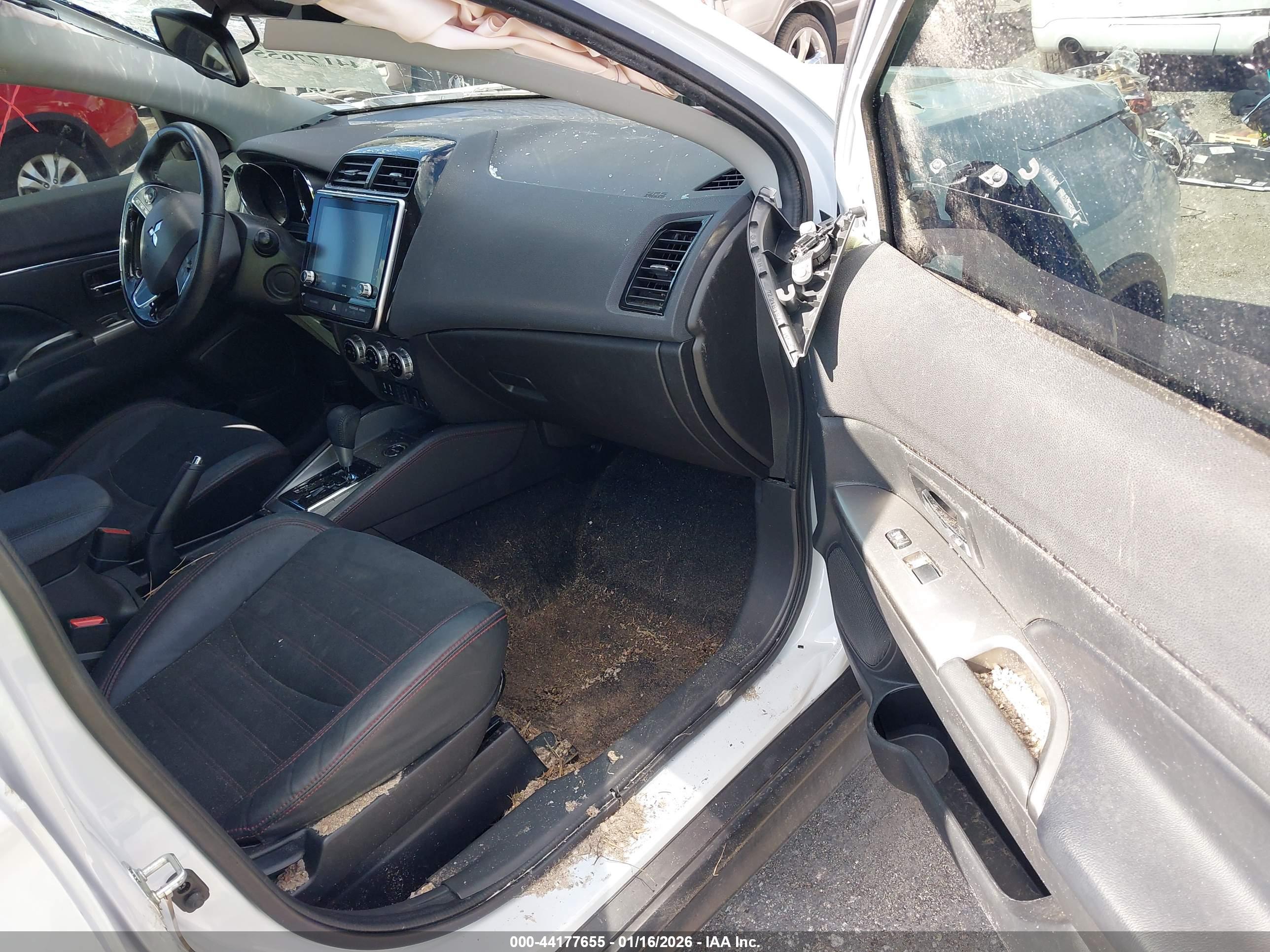 MITSUBISHI OUTLANDER image 5