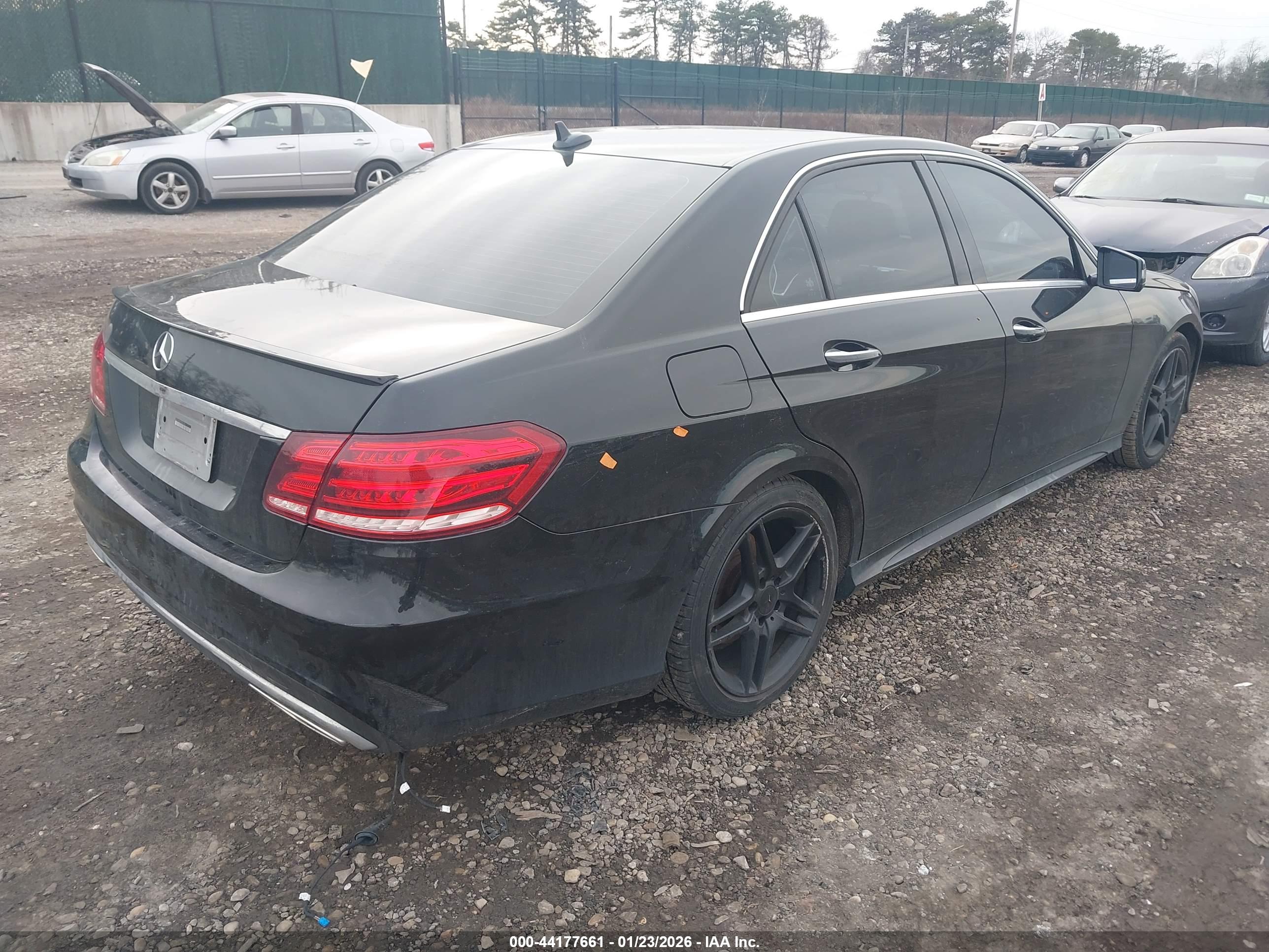 MERCEDES-BENZ E image 4