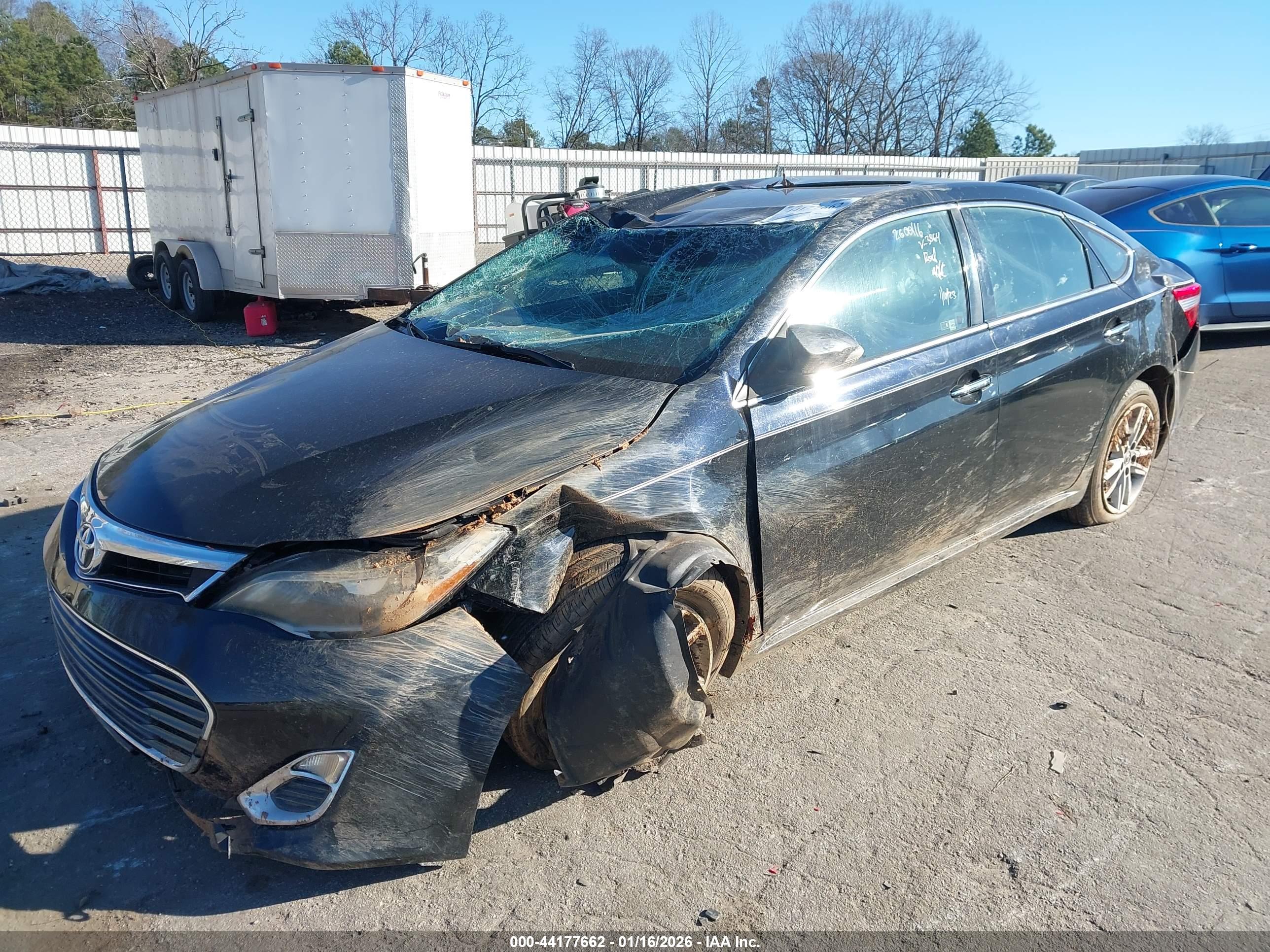 TOYOTA AVALON image 2